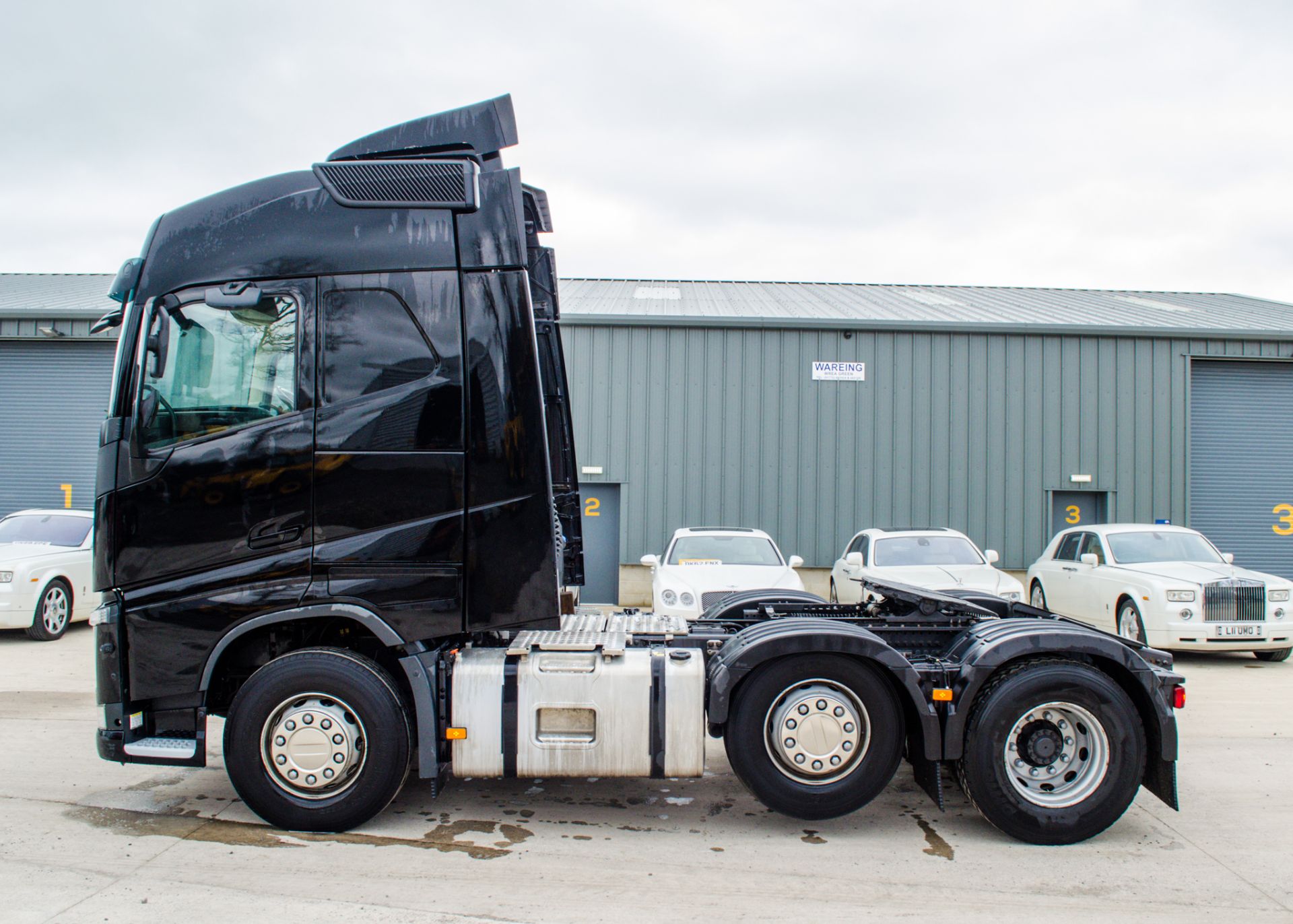 Volvo FH 500 Euro 6 6x2 tractor unit Registration Number: YN67 NRF Date of Registration: 01/11/ - Image 8 of 38