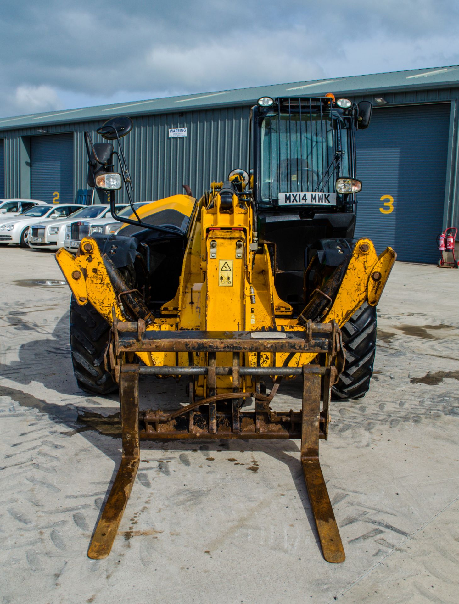 JCB 535-125 12.5 metre telescopic handler  Year: 2014 S/N: 339875 Recorded Hours: 3823 c/w V5 - Image 5 of 24