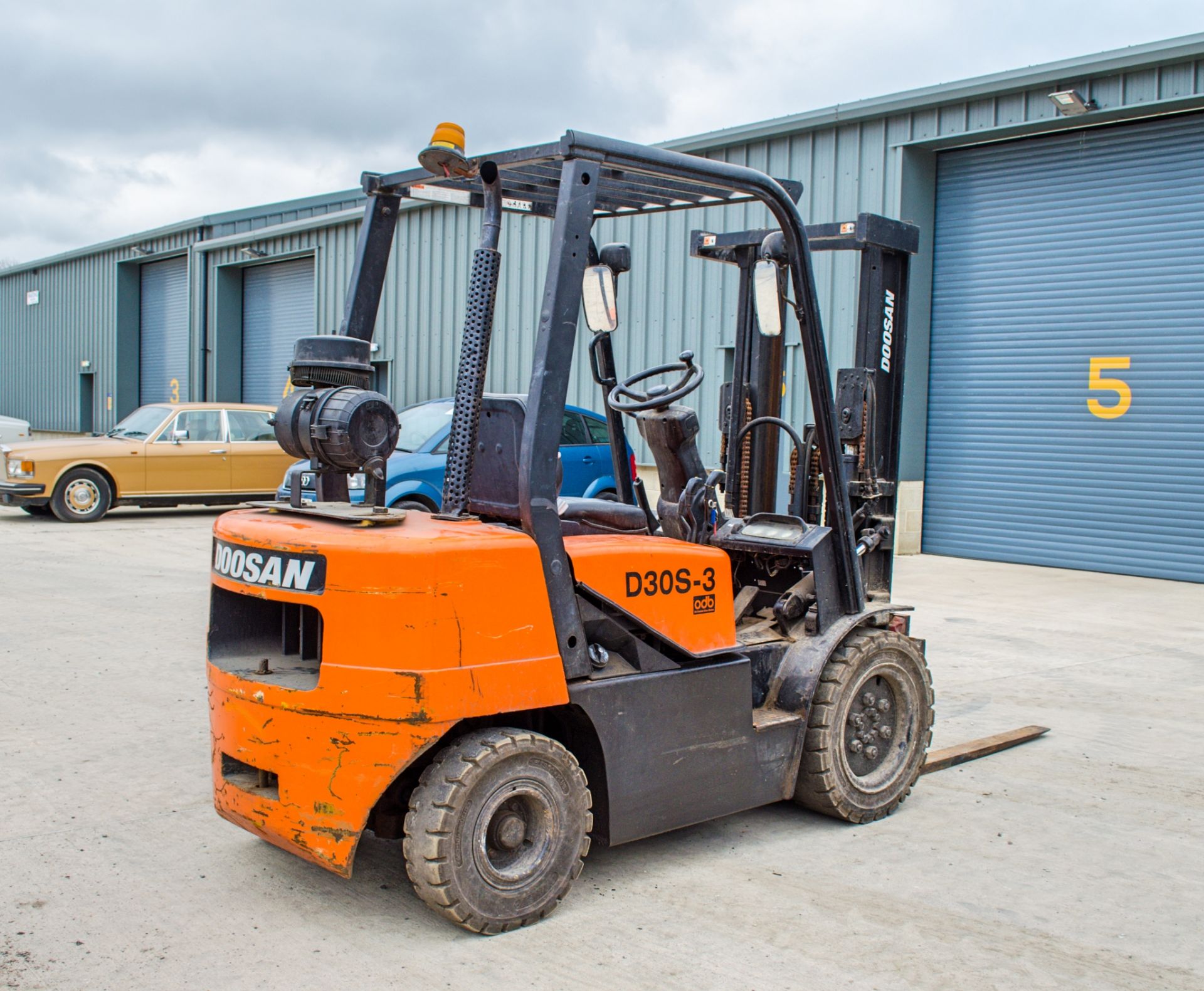 Doosan D30S-3 3 tonne diesel driven fork lift  Year: 2007 S/N: 4748 Recorded Hours: Not - Image 3 of 18