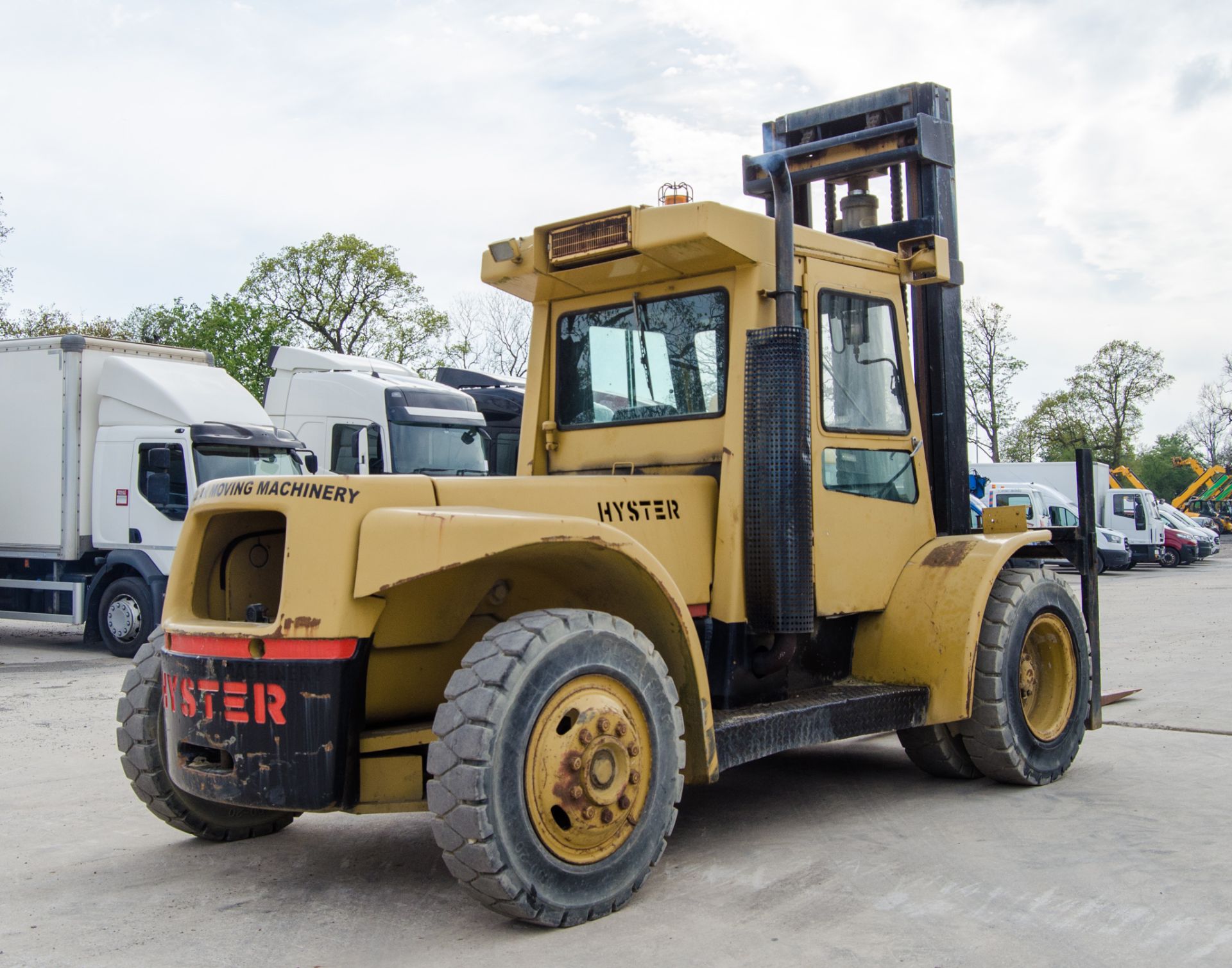 Hyster 10 tonne diesel driven fork lift truck S/N: C7E 1572H Recorded Hours: 1574 ** Engine blue - Image 3 of 19