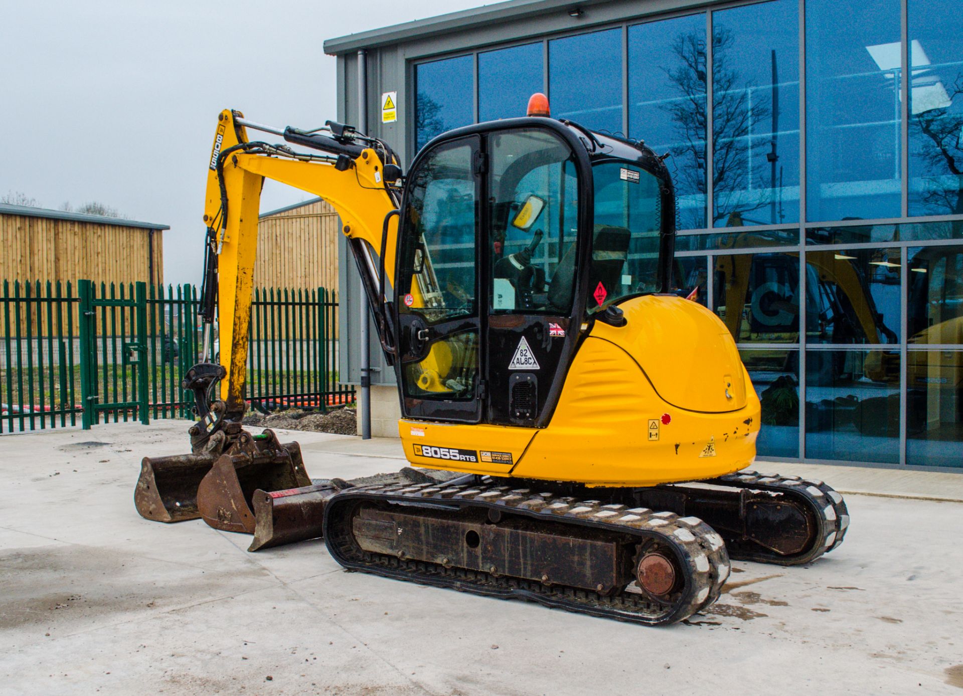 JCB 8055 RTS 5.5 tonne rubber tracked midi excavator Year: 2015 S/N: Z426175 Recorded Hours: 2881 - Image 4 of 23