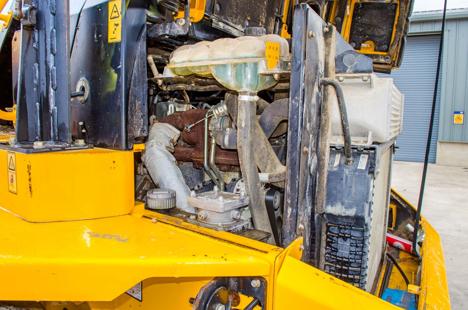 JCB 9FT 9 tonne straight skip dumper  Year: 2018 S/N: 2780319 Recorded Hours: 2120 c/w camera system - Image 18 of 24