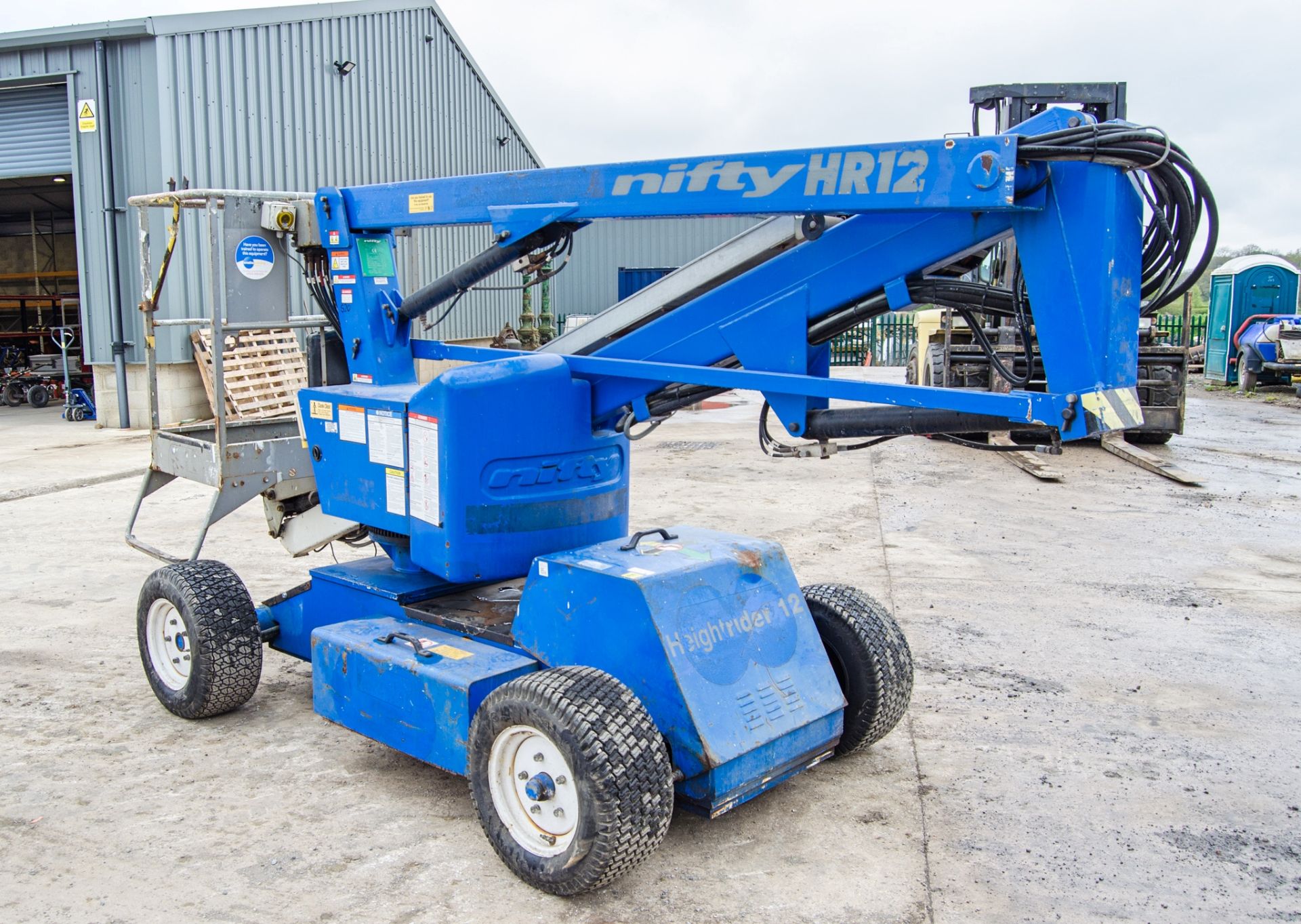 Nifty HR12 diesel/battery electric articulated boom access platform Year: 2011 S/N: 1220892 HYP175 - Image 4 of 13