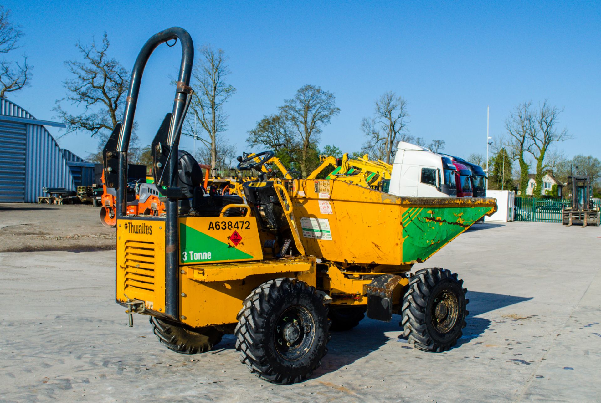 JCB 3 tonne swivel skip dumper Year: 2014 S/N: 09C9947 Recorded Hours: 1363 c/w V5 A638472 - Image 3 of 22