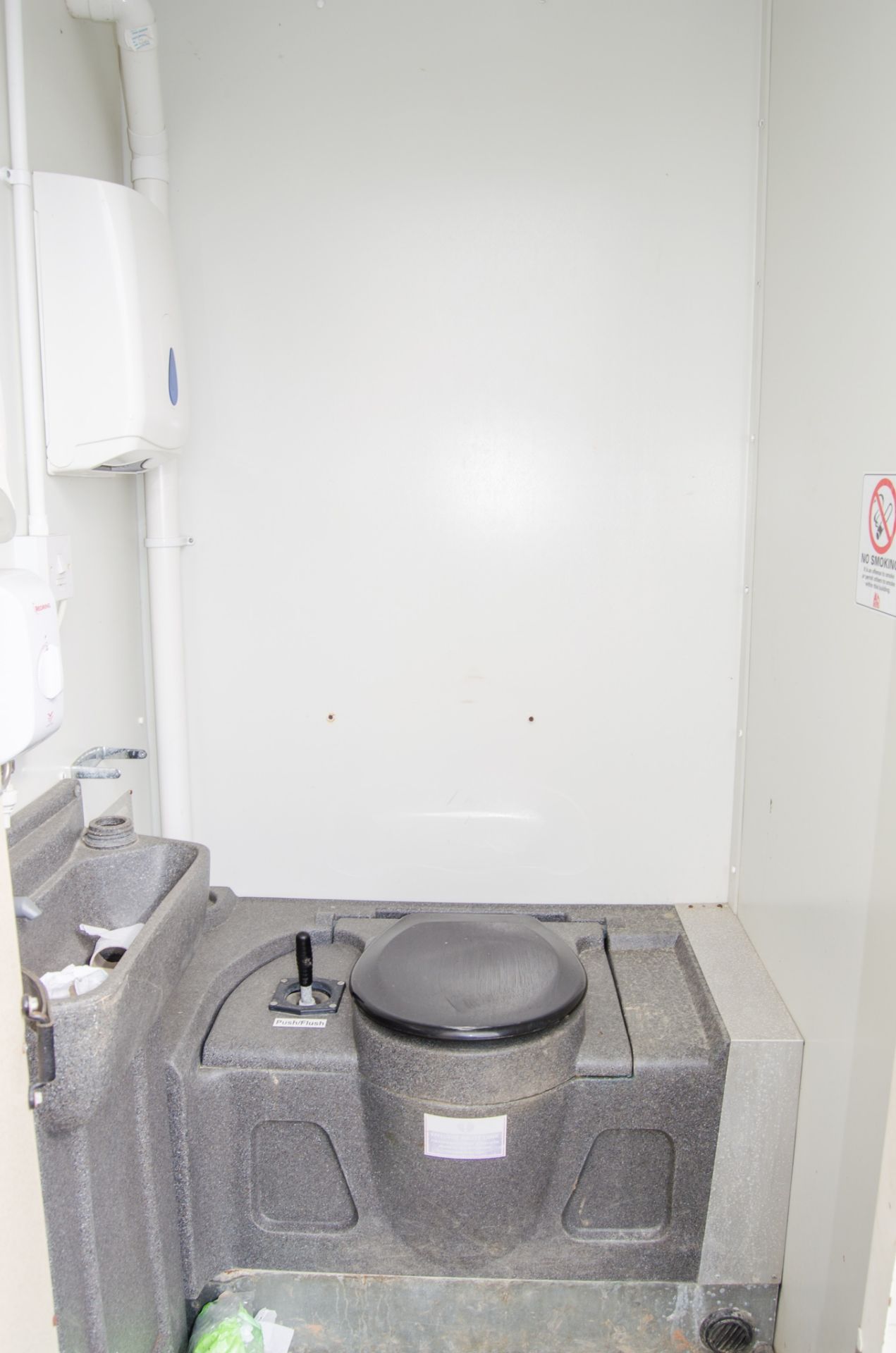 18 ft x 9 ft steel anti vandal welfare site unit Comprising of: canteen area, drying room, - Image 9 of 10