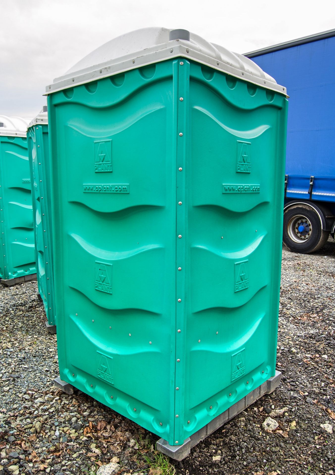 Plastic portable toilet unit A515916 - Image 2 of 3