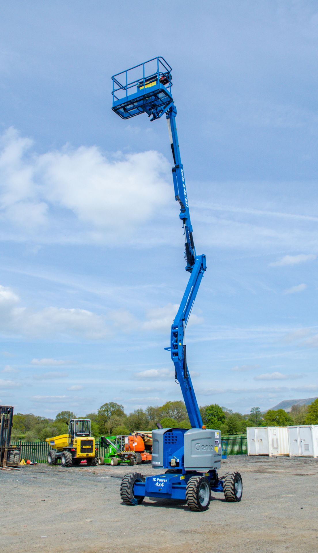 Genie Z-45-125J diesel driven articulated boom access platform Year: 2016 S/N: 16M-5565 Recorded - Image 13 of 23