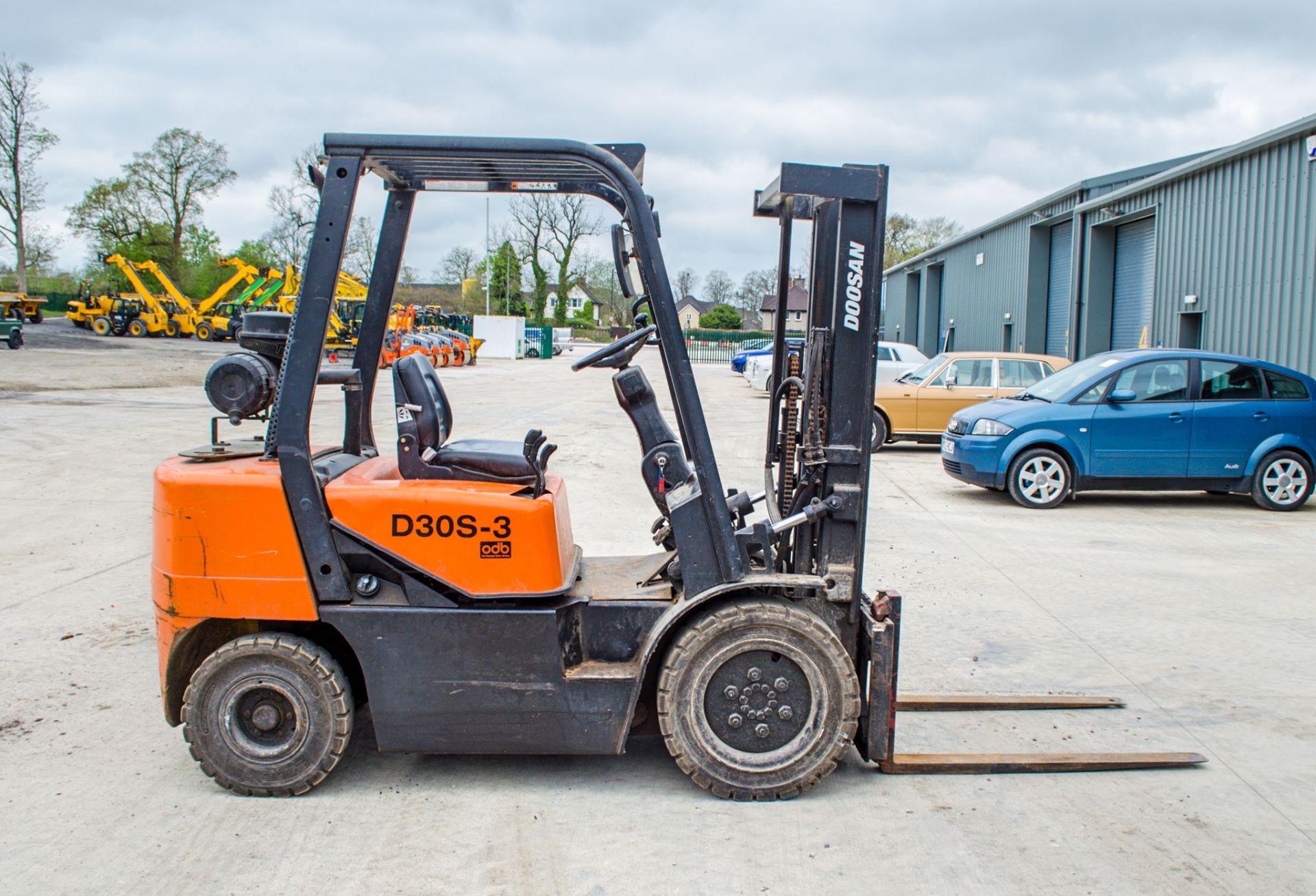 Doosan D30S-3 3 tonne diesel driven fork lift  Year: 2007 S/N: 4748 Recorded Hours: Not - Image 7 of 18