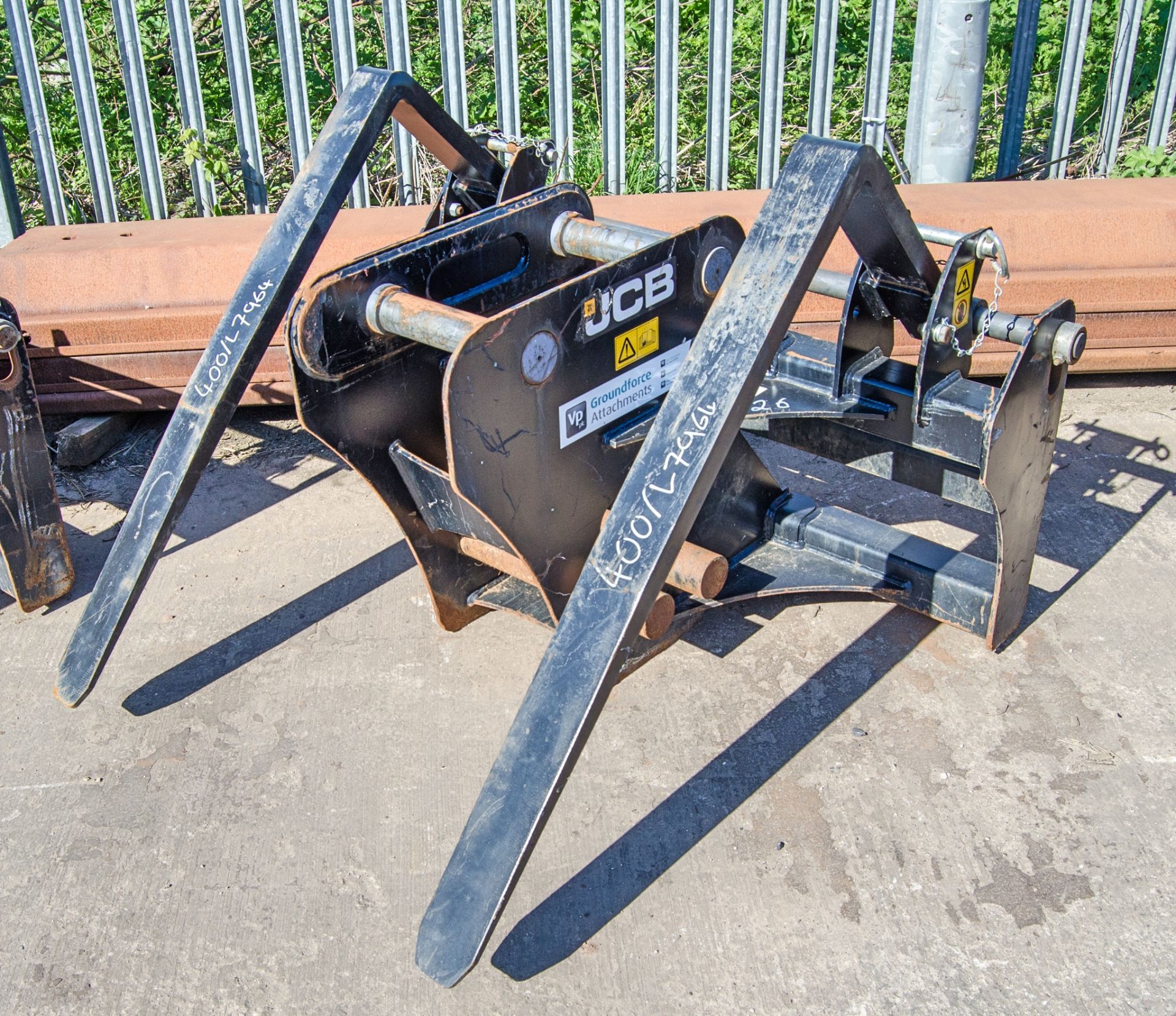 JCB fork carriage to suit 10-24 tonne excavator c/w headstock Pin diameter: 65mm Pin centres: