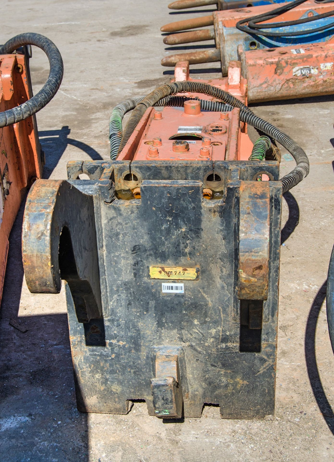Prodem hydraulic breaker to suit 13-18 tonne excavator c/w hook/ bull horn headstock SH747 - Bild 4 aus 4
