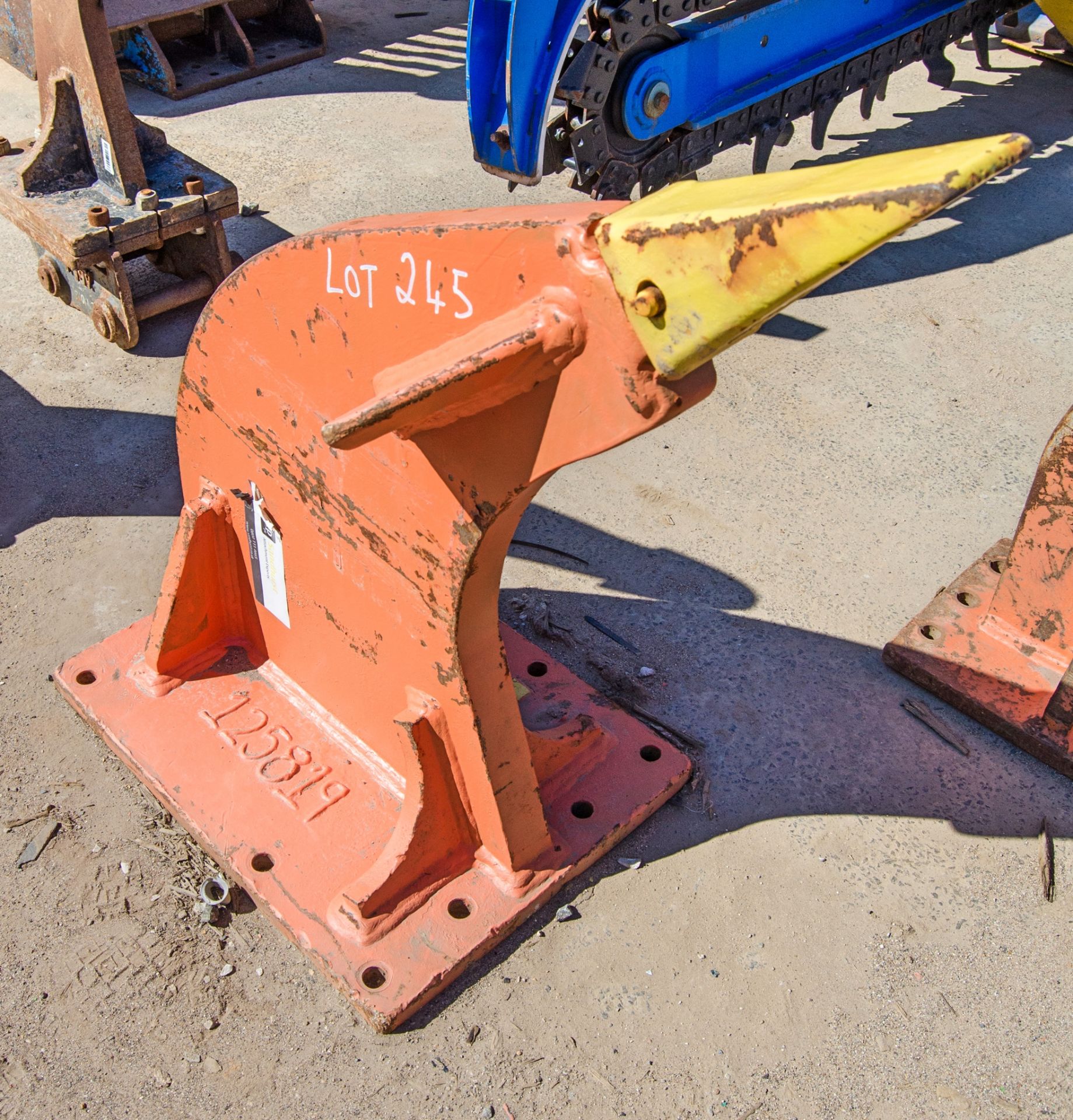 Ripper tooth to suit 13-18 tonne excavator SH1417 ** No headstock **