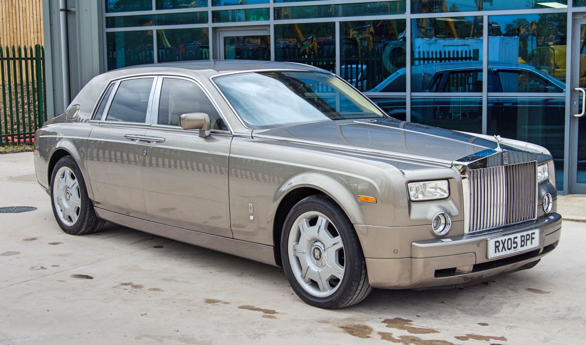 2005 Rolls Royce Phantom 6749cc V12 Auto 4 door saloon car - Image 2 of 53