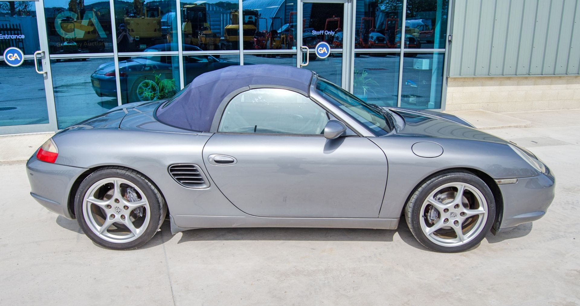 2003 Porsche Boxster 2.7 5 speed manual convertible roadster - Image 30 of 50
