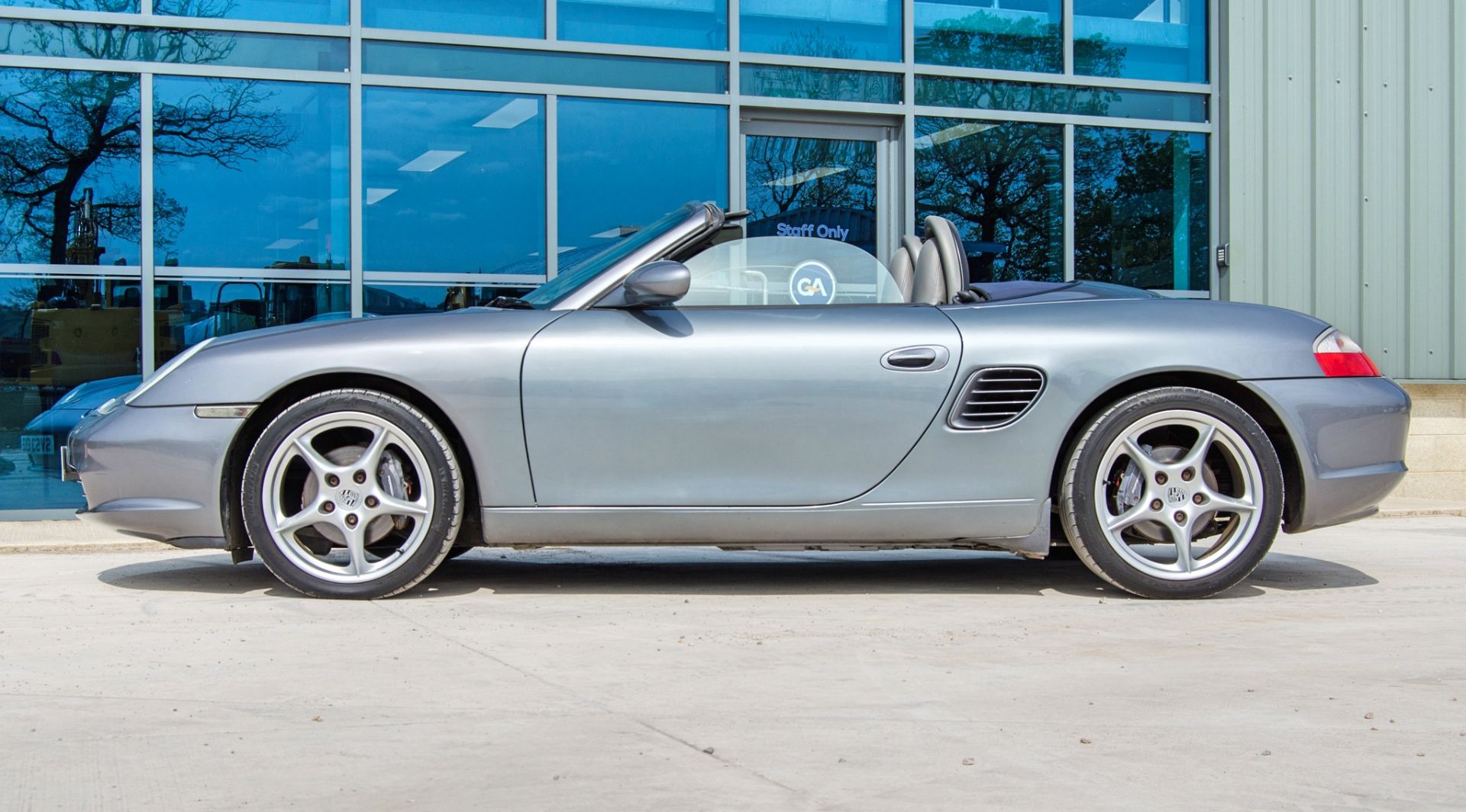2003 Porsche Boxster 2.7 5 speed manual convertible roadster - Image 15 of 50
