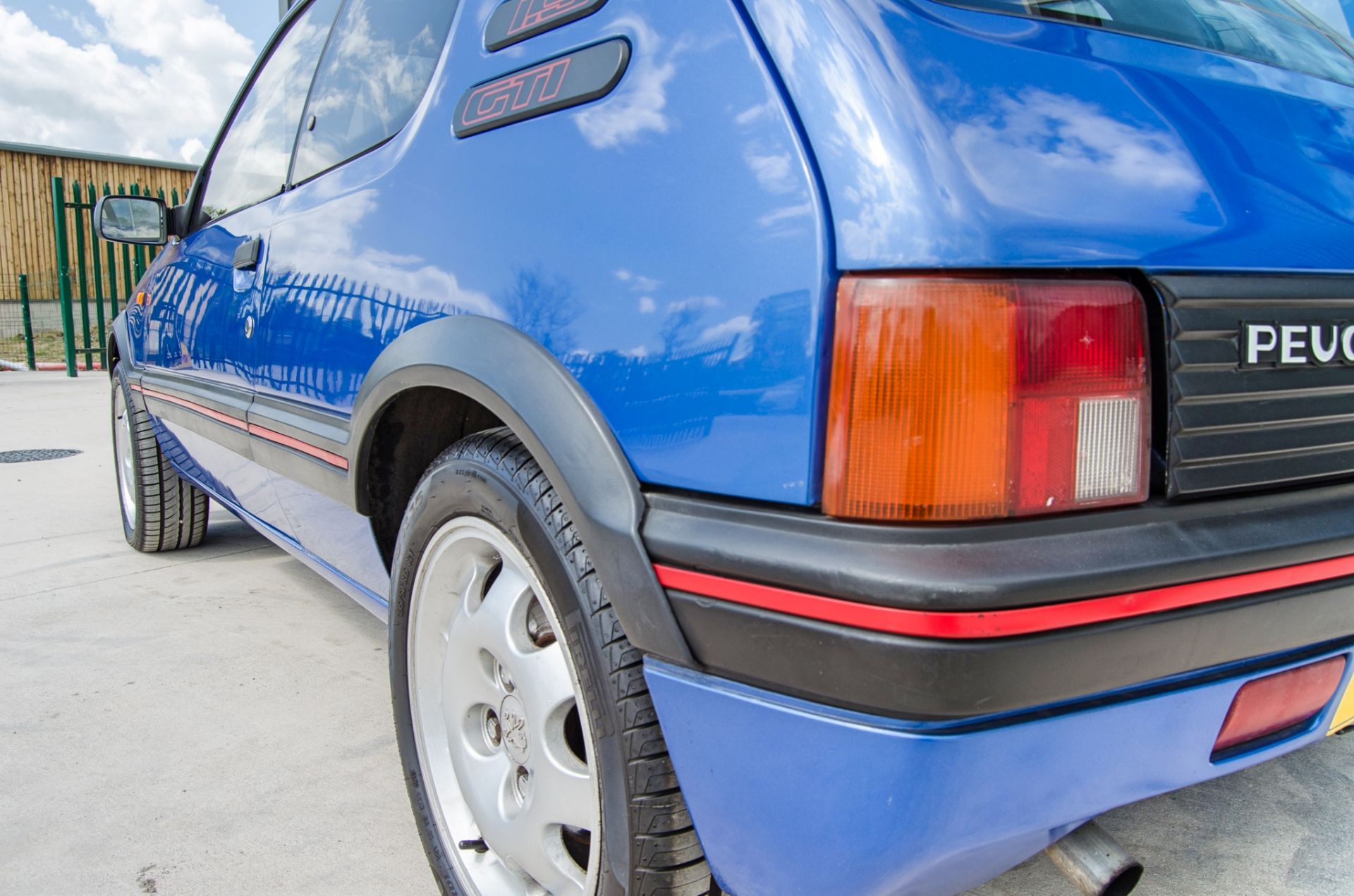 1990 Peugeot 205 1.9 GTi 3 door hatchback - Image 23 of 50