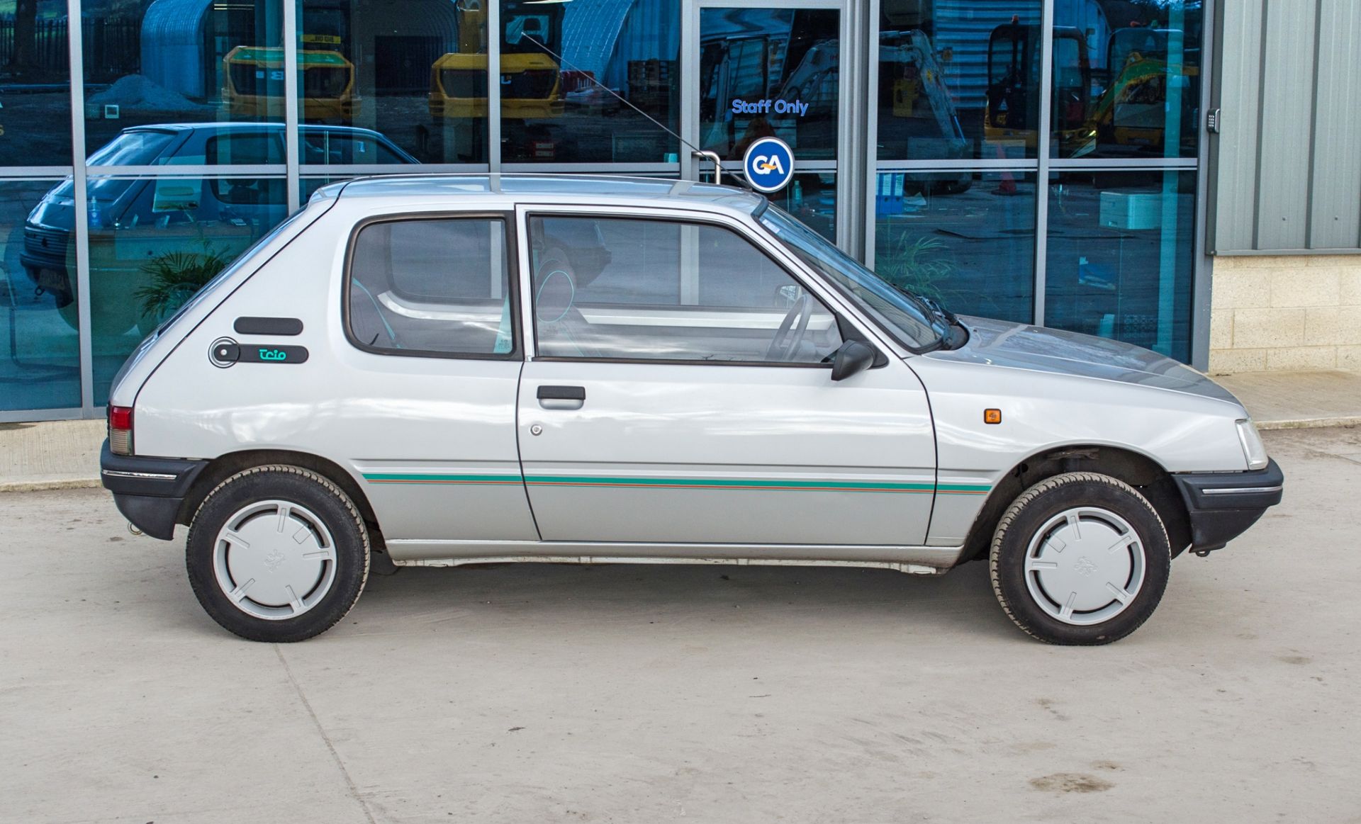 1991 Peugeot 205 954cc Trio 3 door hatchback - Image 14 of 55