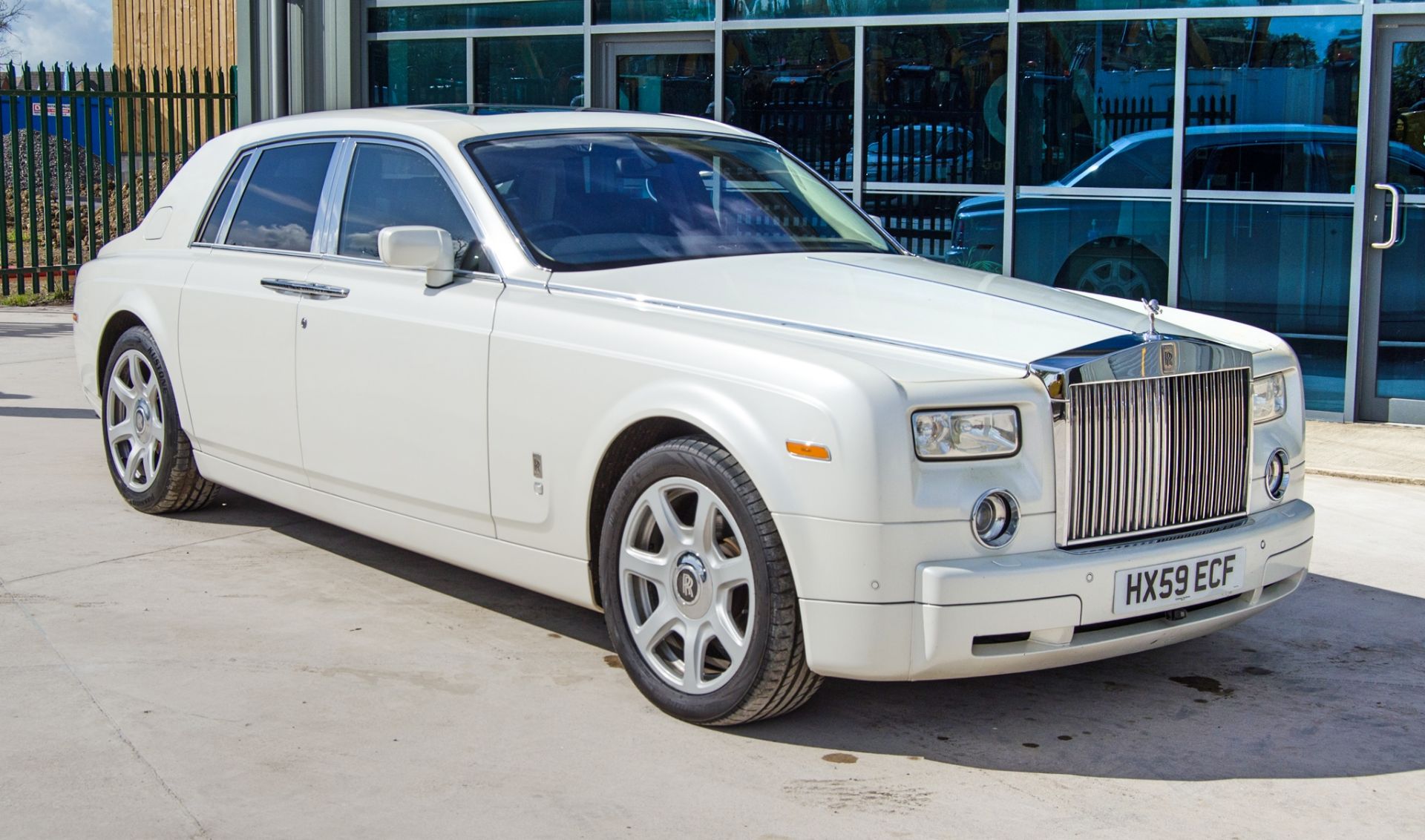 2009 Rolls Royce Phantom 6749cc V12 Auto 4 door saloon car - Image 2 of 54