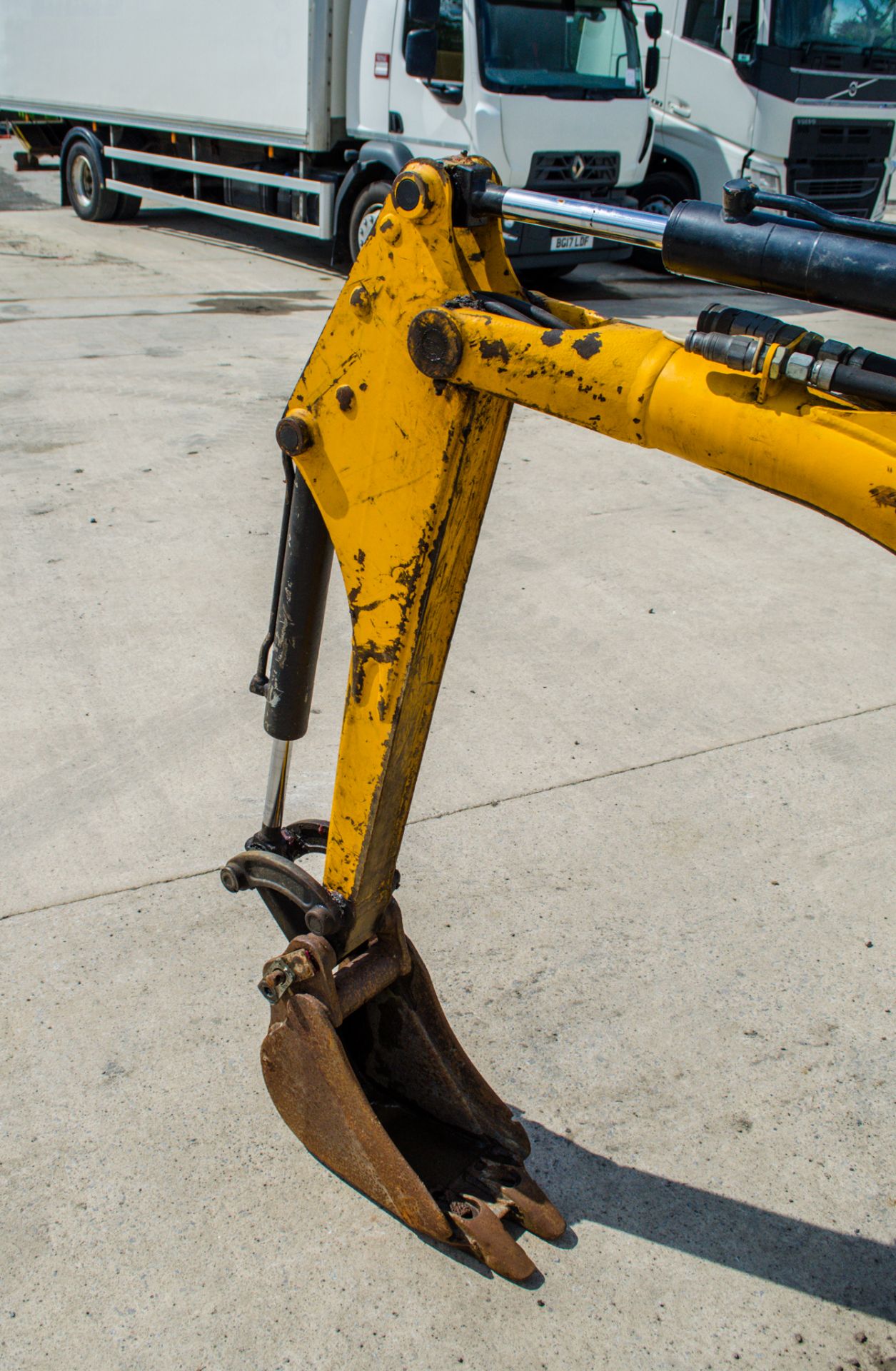 JCB 8008 CTS 0.8 tonne rubber tracked micro excavator Year: 2013 S/N: 00764635 Recorded Hours: - Image 12 of 17