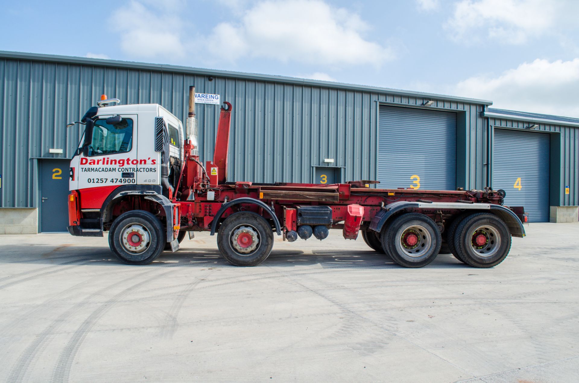 Volvo FM400 8x4 Euro 6 32 tonne hook loader lorry Registration Number: PO56 OFV Date of - Image 8 of 27