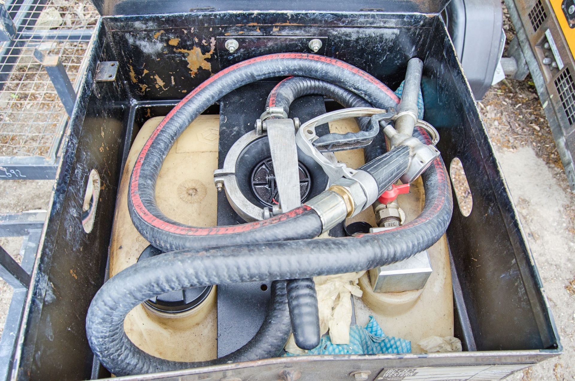 Western 100 litre push around bunded fuel bowser c/w manual pump delivery hose & nozzle A723991 - Image 3 of 3