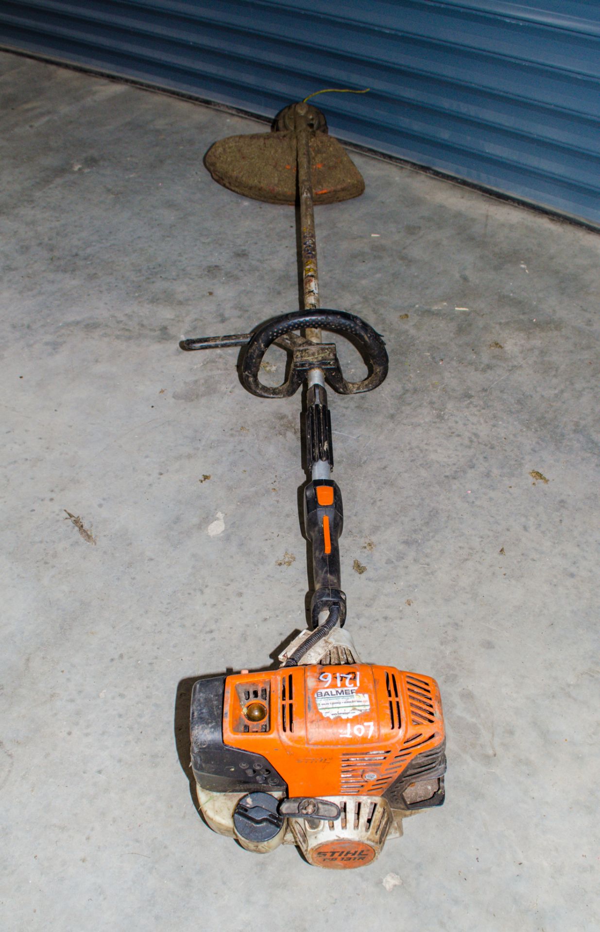 Stihl FS131R petrol driven strimmer 6335 - Image 2 of 2