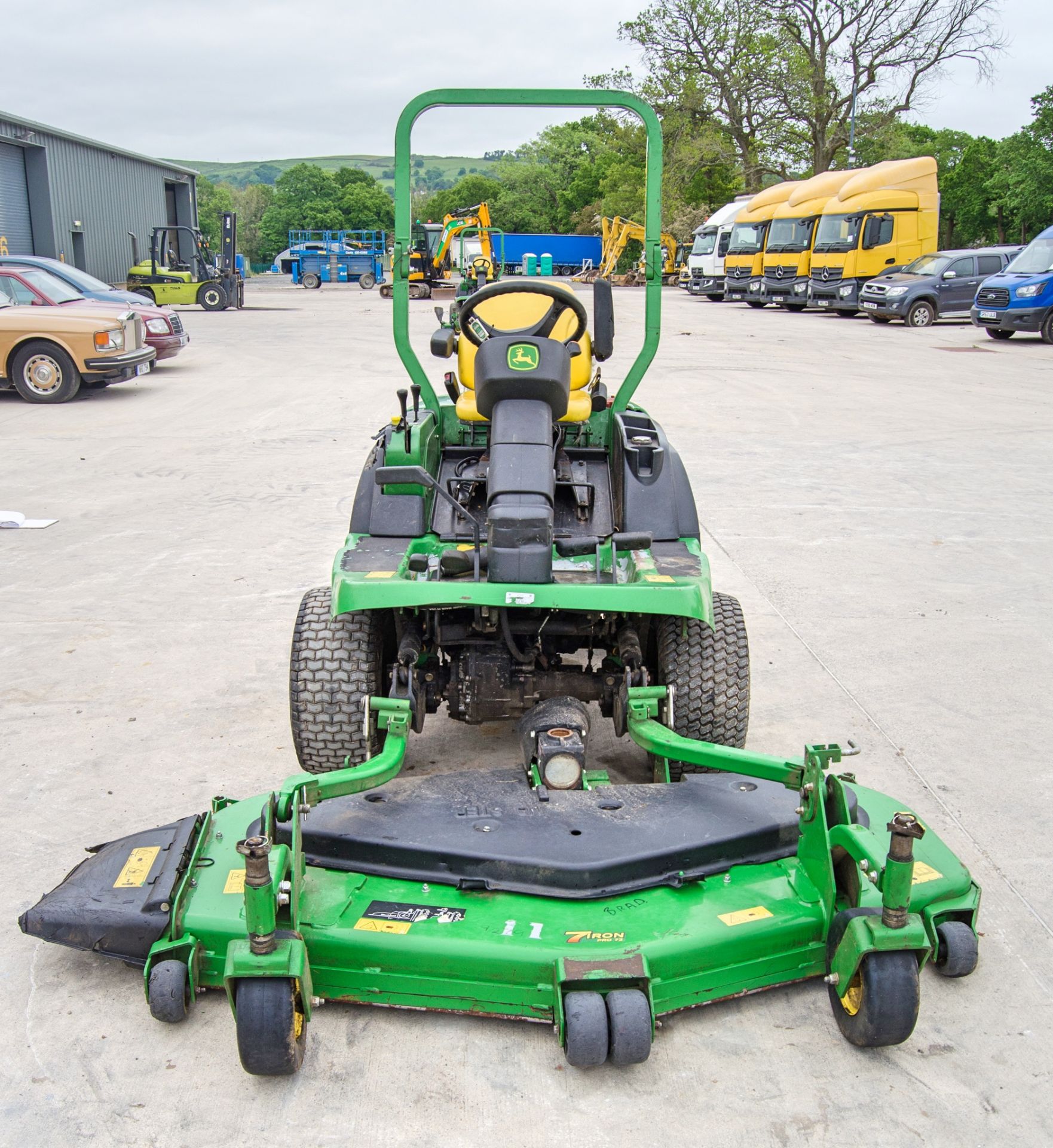 John Deere 1445 Series II 4WD diesel driven ride on mower Recorded Hours: 2360 c/w John Deere 7 iron - Image 5 of 14