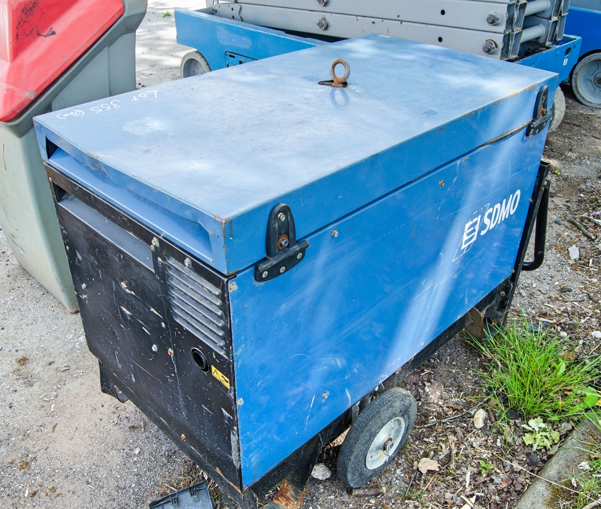 SDMO 10000E 10 kva diesel driven generator S/N: 1001691 Recorded hours: 4066 ** Not running, unknown - Image 2 of 5