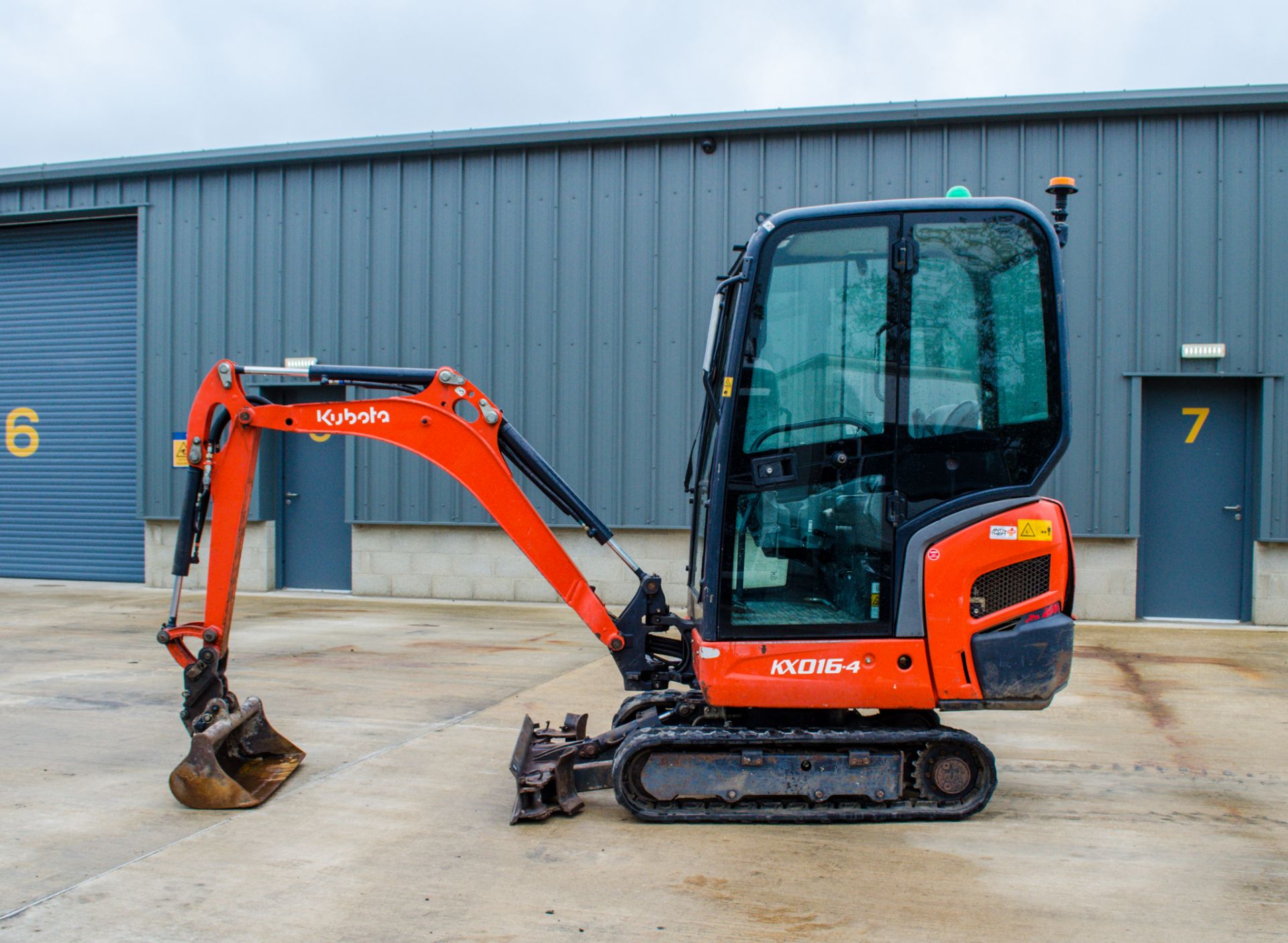 Kubota KX016-4 1.6 tonne rubber tracked mini excavator Year: 2017 S/N: 61467 Recorded Hours: 1358 - Image 8 of 19