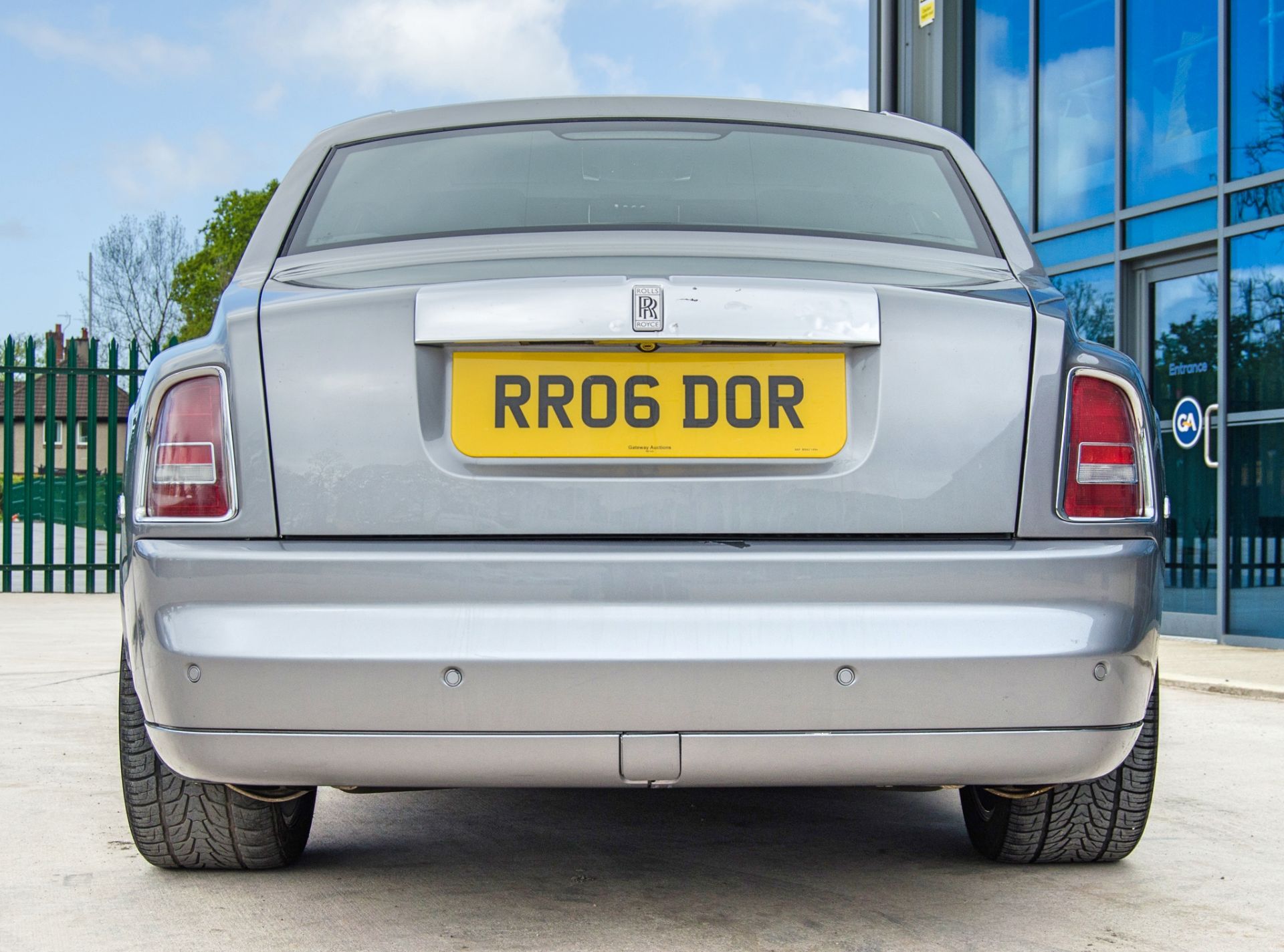Rolls Royce Phantom 6749cc V12 Auto 4 door saloon car Registration Number: RR06 DOR Date of - Image 11 of 59