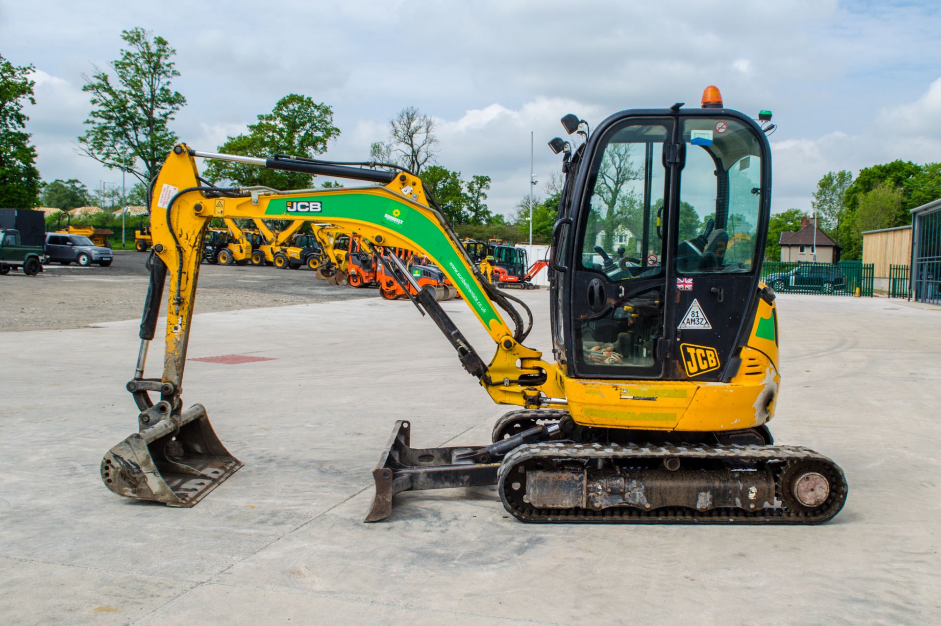 JCB 8030 3 tonne rubber tracked mini excavator  Year: 2015  S/N: 2432336 Recorded Hours: 2744 piped, - Image 8 of 21