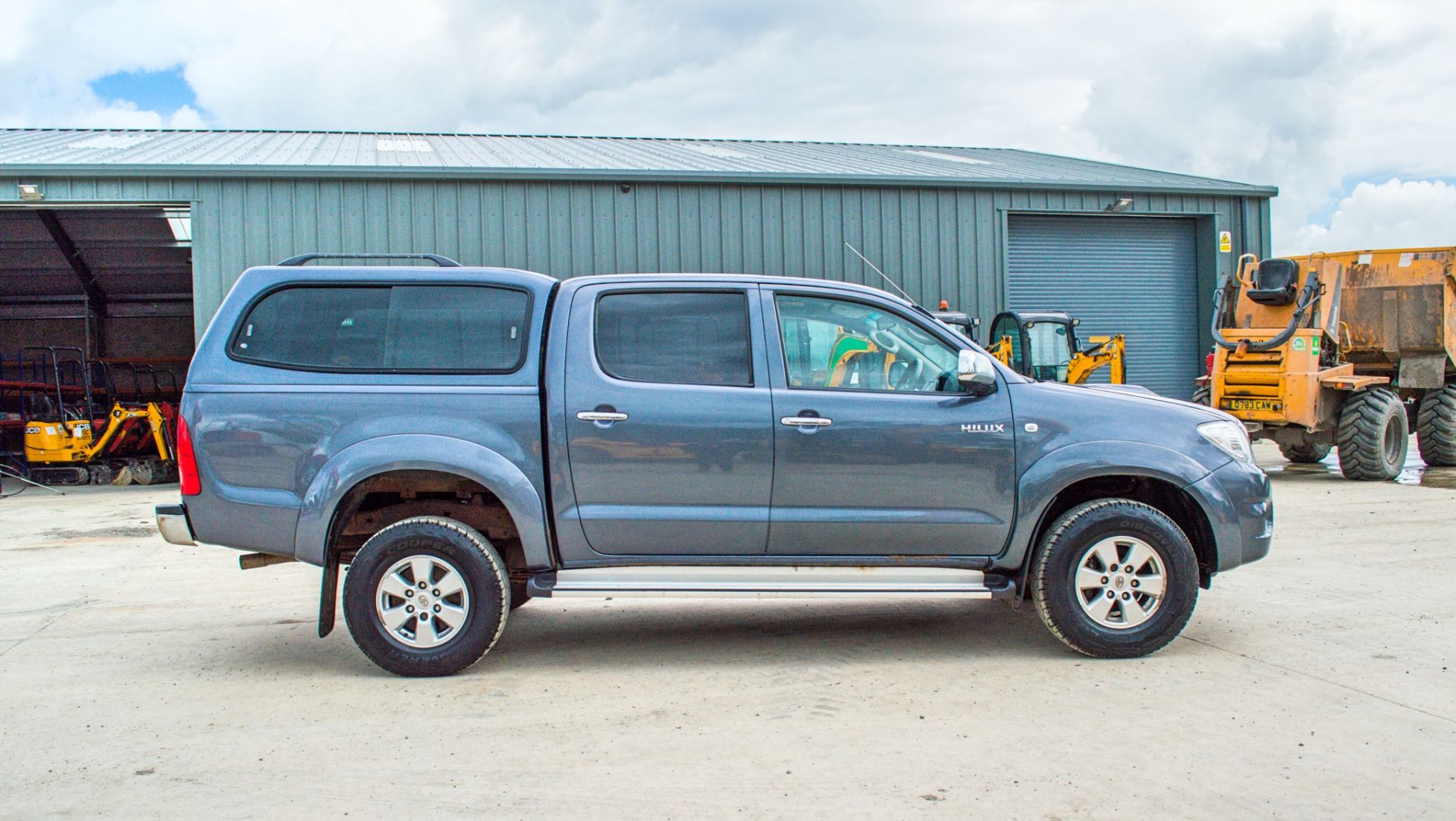 Toyota Hilux 2.5 D-4D 144 HL3 4wd manual double cab pick up Reg No: ST10 AOW Date of Registration: - Image 8 of 25