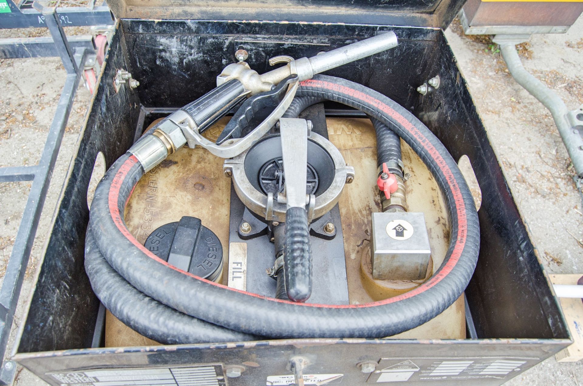 Western 100 litre push around bunded fuel bowser c/w manual pump delivery hose & nozzle A698504 - Image 3 of 3
