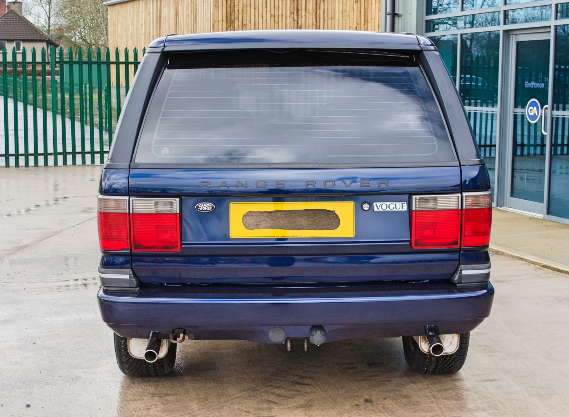 2001 Range Rover Vogue 4.6 litre V8 Auto 4 door SUV estate Registration: Y498 HNP Chassis: - Image 12 of 65