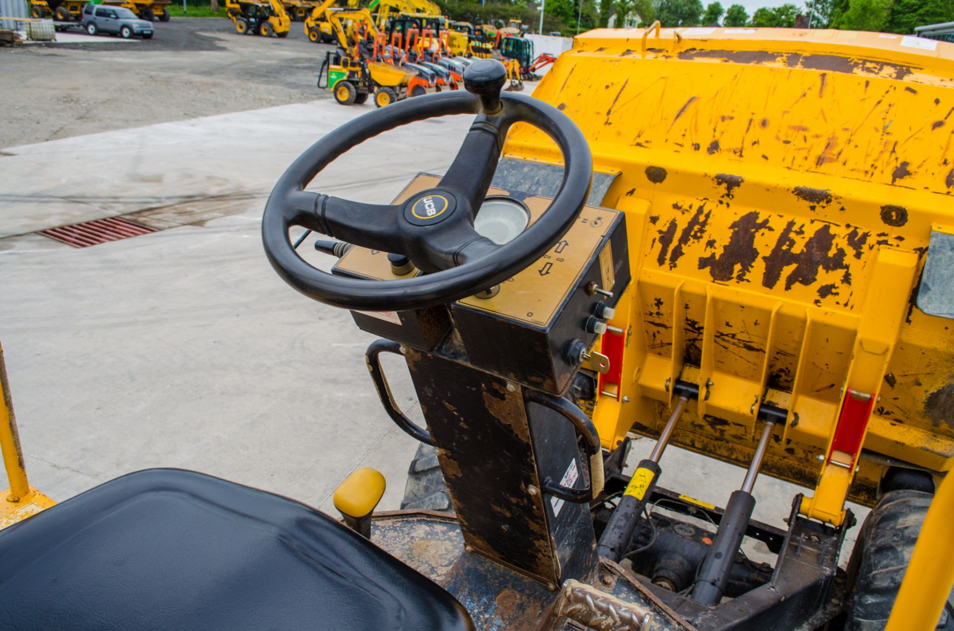 JCB 9 tonne straight skip dumper Year: 2015 S/N: RM7525 Recorded Hours: 2335 A667139 - Image 19 of 21