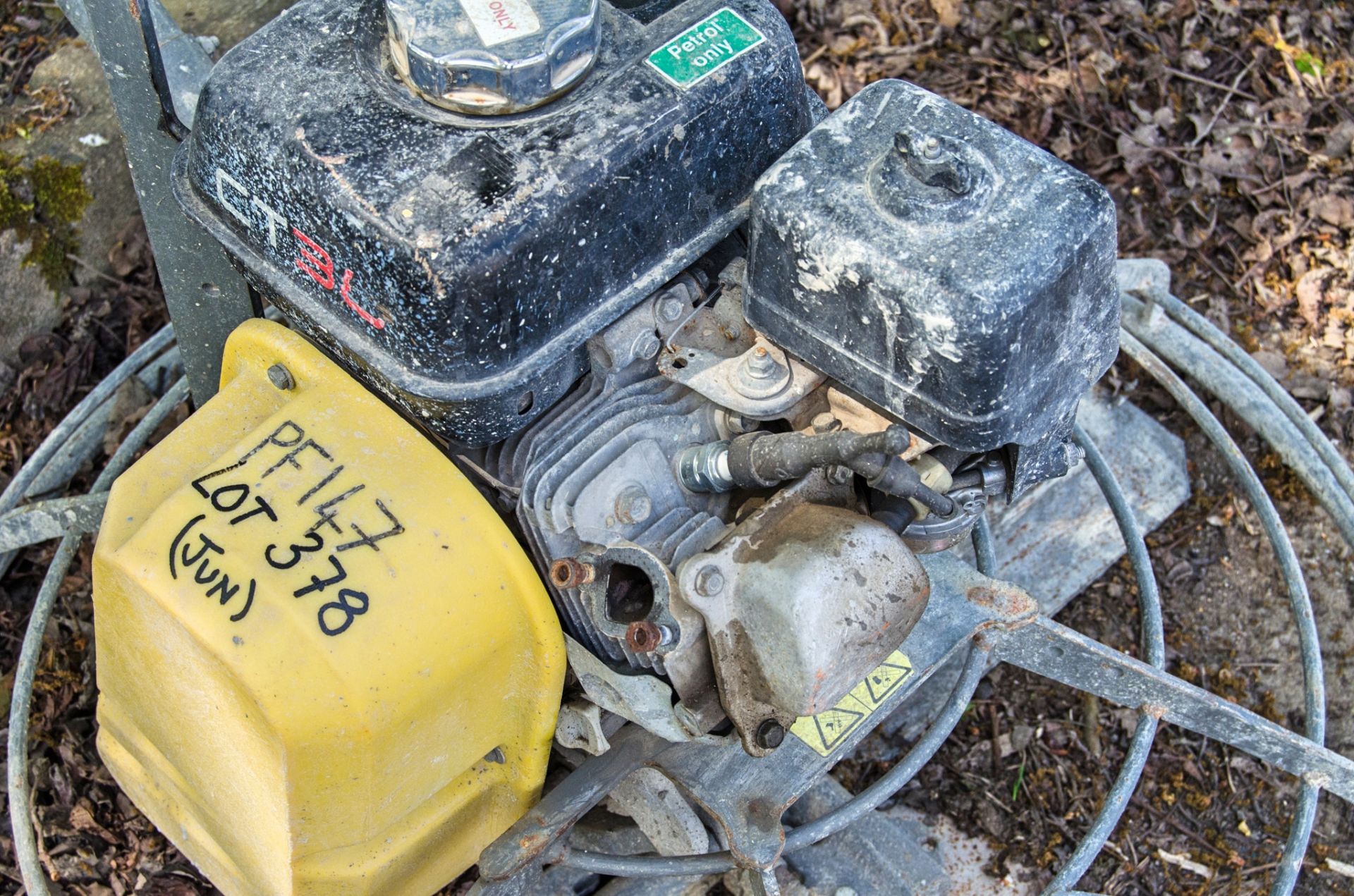 Wacker Neuson petrol driven concrete power float ** Exhaust missing ** PF147 - Image 3 of 3