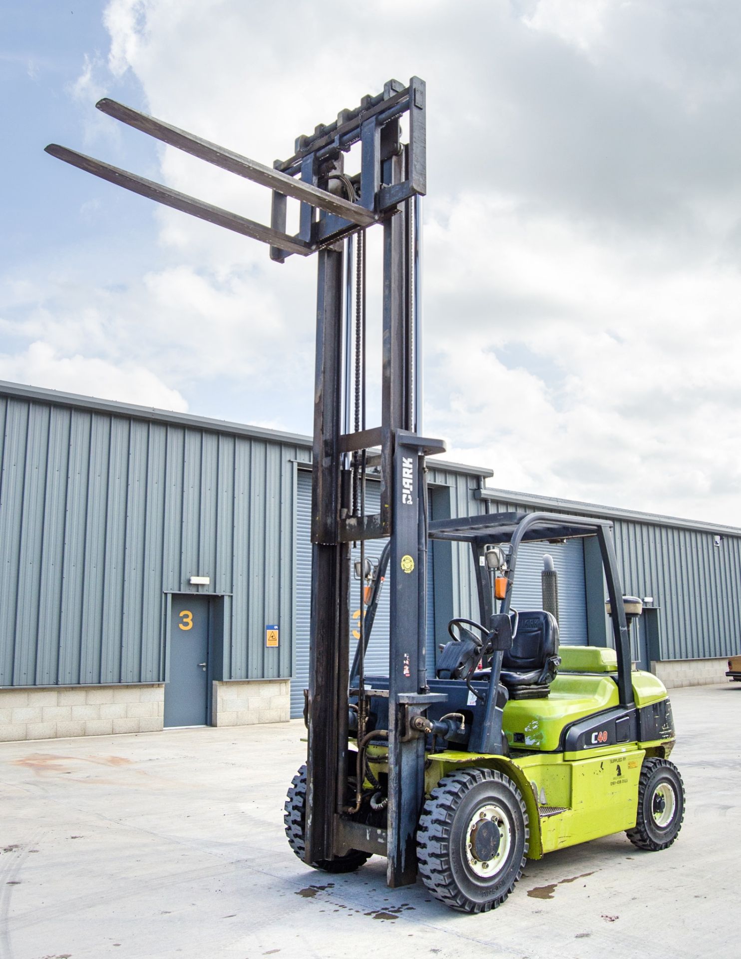 Clark C40D 4 tonne diesel driven fork lift truck Year: 2014 S/N: 9913 Recorded Hours: 4484 N628404 - Image 9 of 21