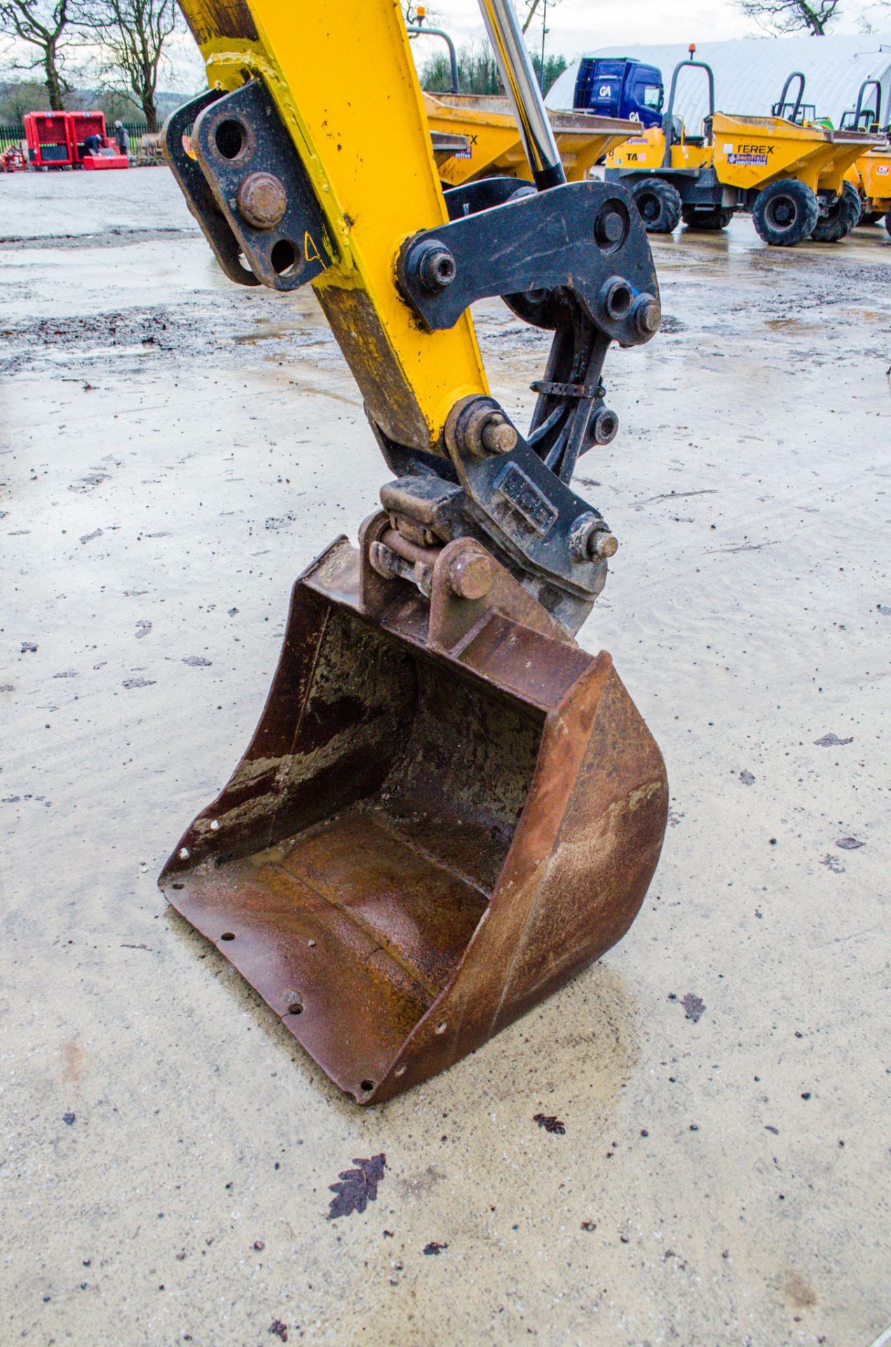 JCB 85Z 8.5 tonne rubber tracked midi excavator Year: 2017 S/N: 2500968 Recorded Hours: 4415  piped, - Image 12 of 20