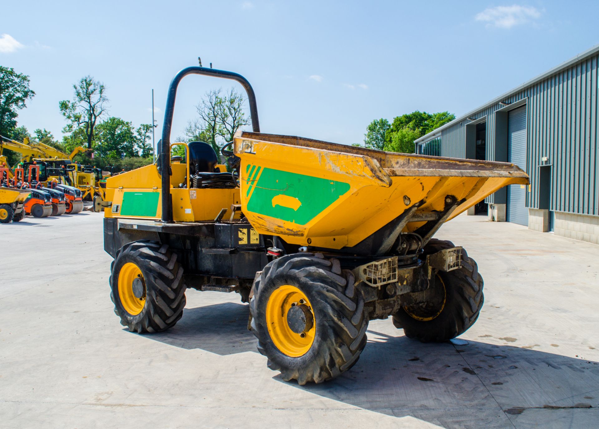 JCB 6 tonne swivel skip dumper Year: 2015 S/N: FRL8670 Recorded Hours: 1976 ** Swivel function - Image 2 of 20