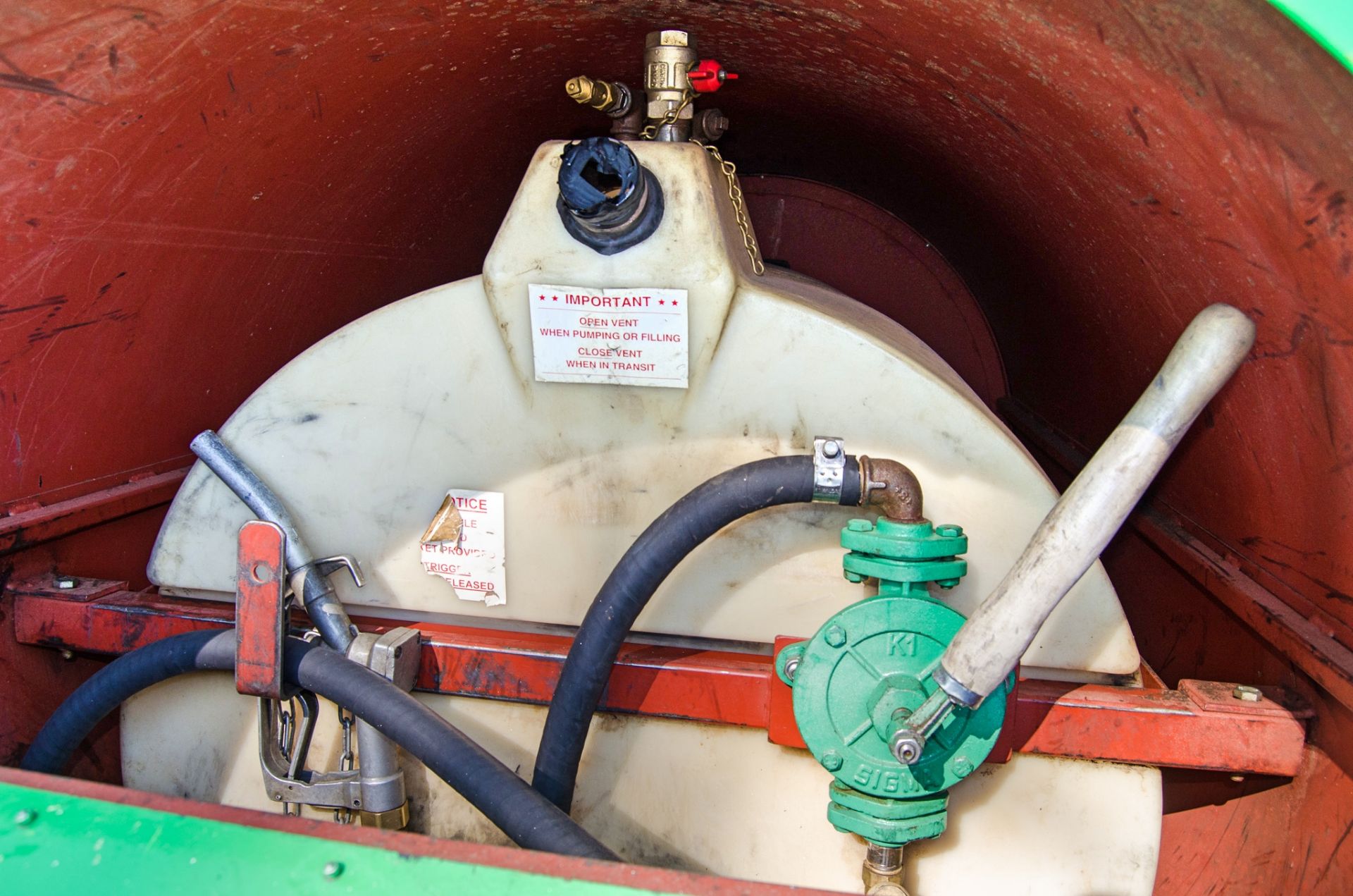 Trailer Engineering 950 litre bunded site tow fuel bowser c/w manual pump, delivery hose & nozzle - Image 5 of 5