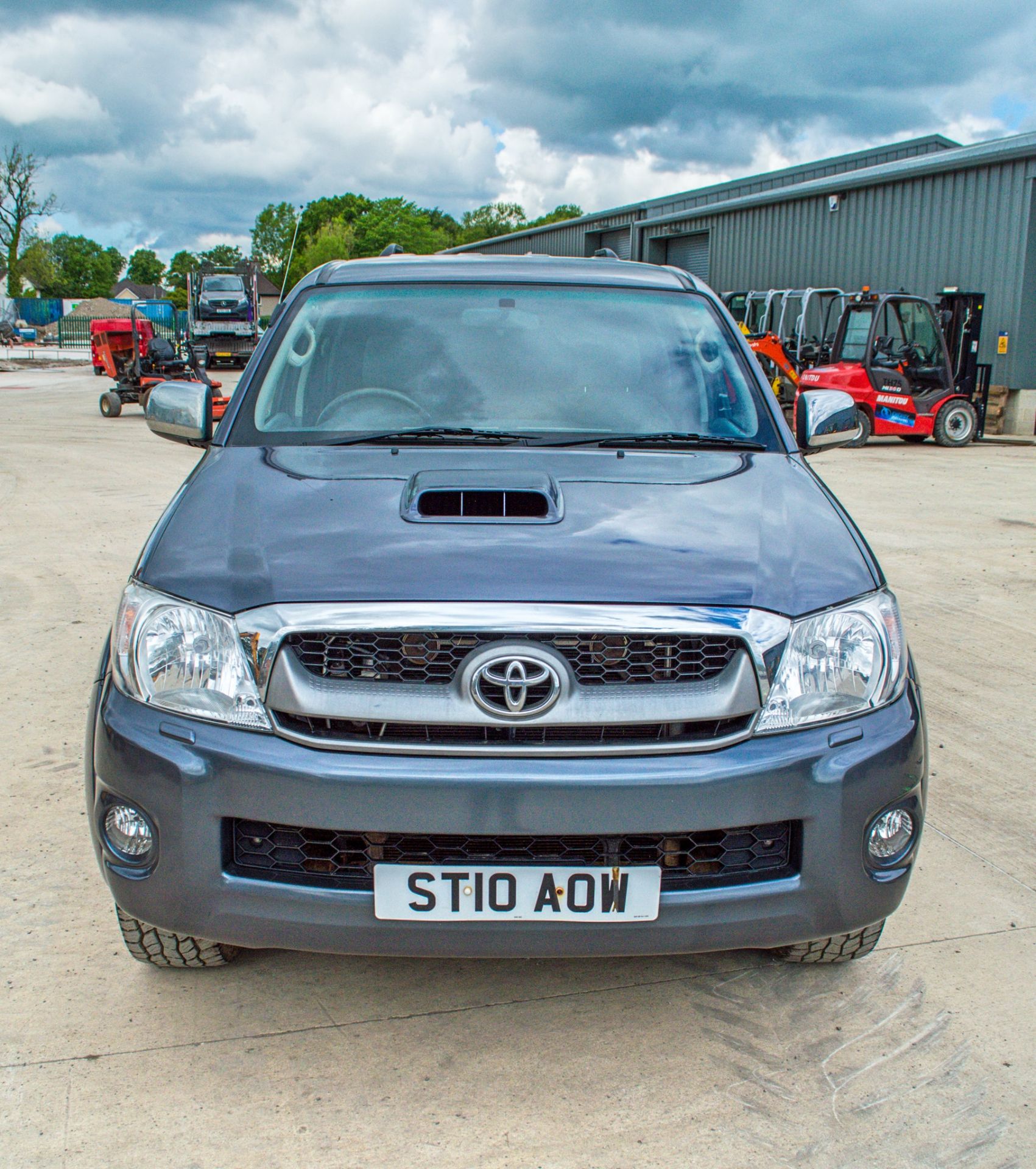 Toyota Hilux 2.5 D-4D 144 HL3 4wd manual double cab pick up Reg No: ST10 AOW Date of Registration: - Image 5 of 25