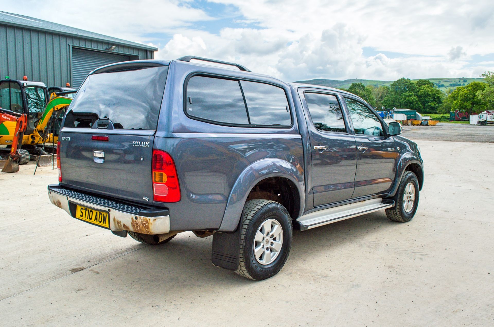 Toyota Hilux 2.5 D-4D 144 HL3 4wd manual double cab pick up Reg No: ST10 AOW Date of Registration: - Image 3 of 25