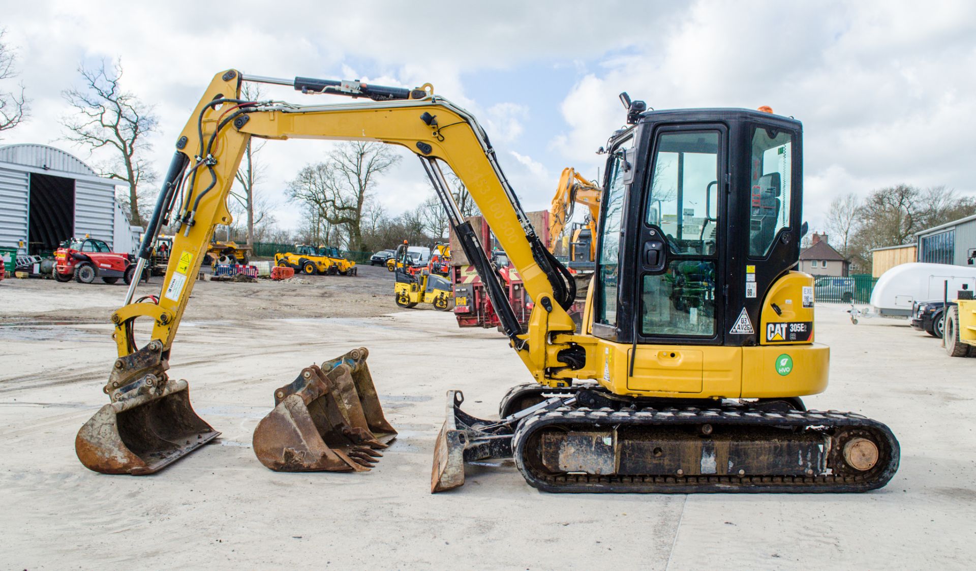 Caterpillar 305E2 5 tonne rubber tracked midi excavator Year: 2018 S/N: 5M08181 Recorded Hours: 2628 - Image 8 of 23