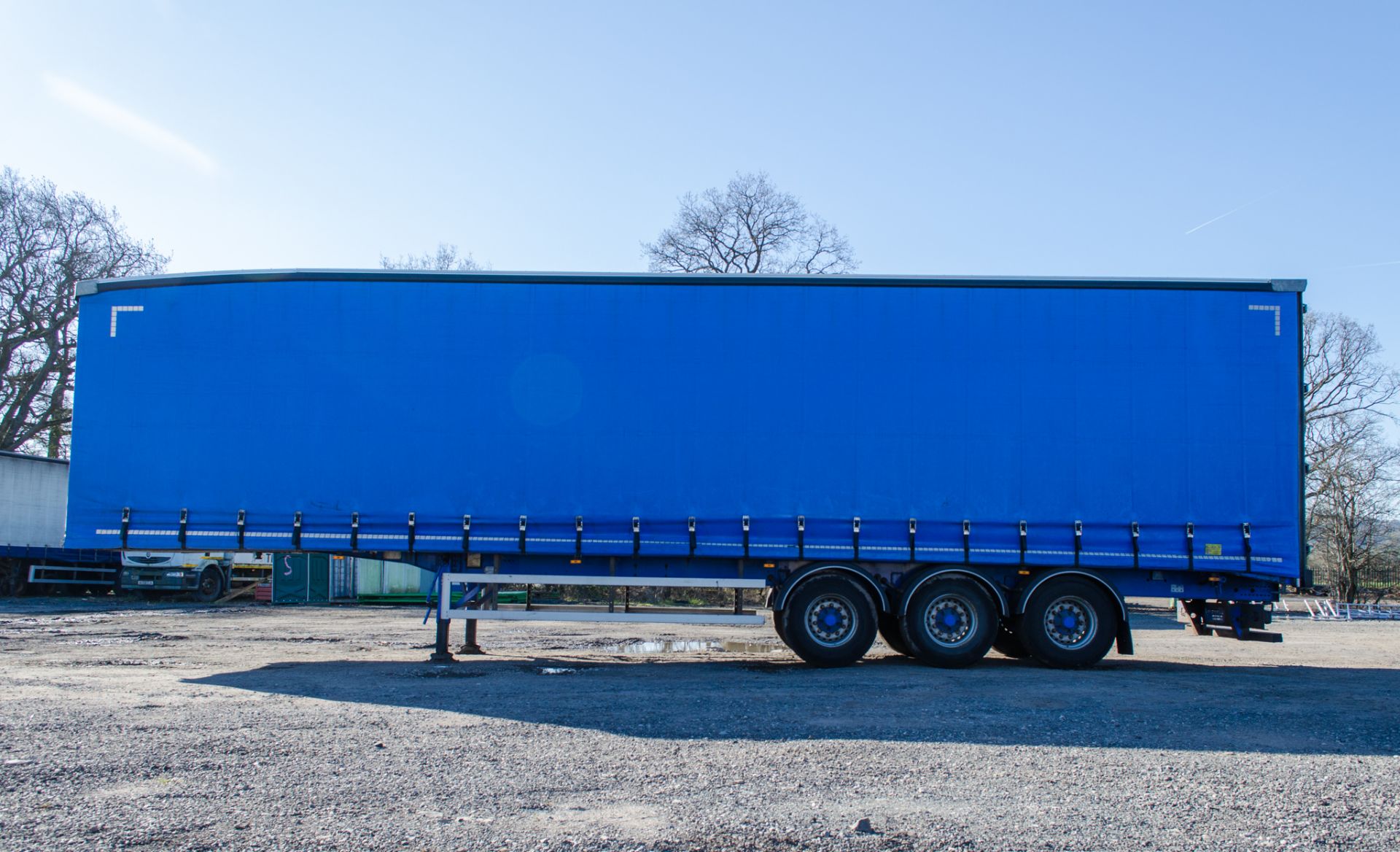 Lawrence David 13.7 metre tri-axle curtain sided trailer Year of Manufacture: 2015 Ident Mark: - Image 7 of 16