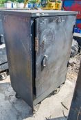 Steel cabinet ** No keys but unlocked ** TVW006