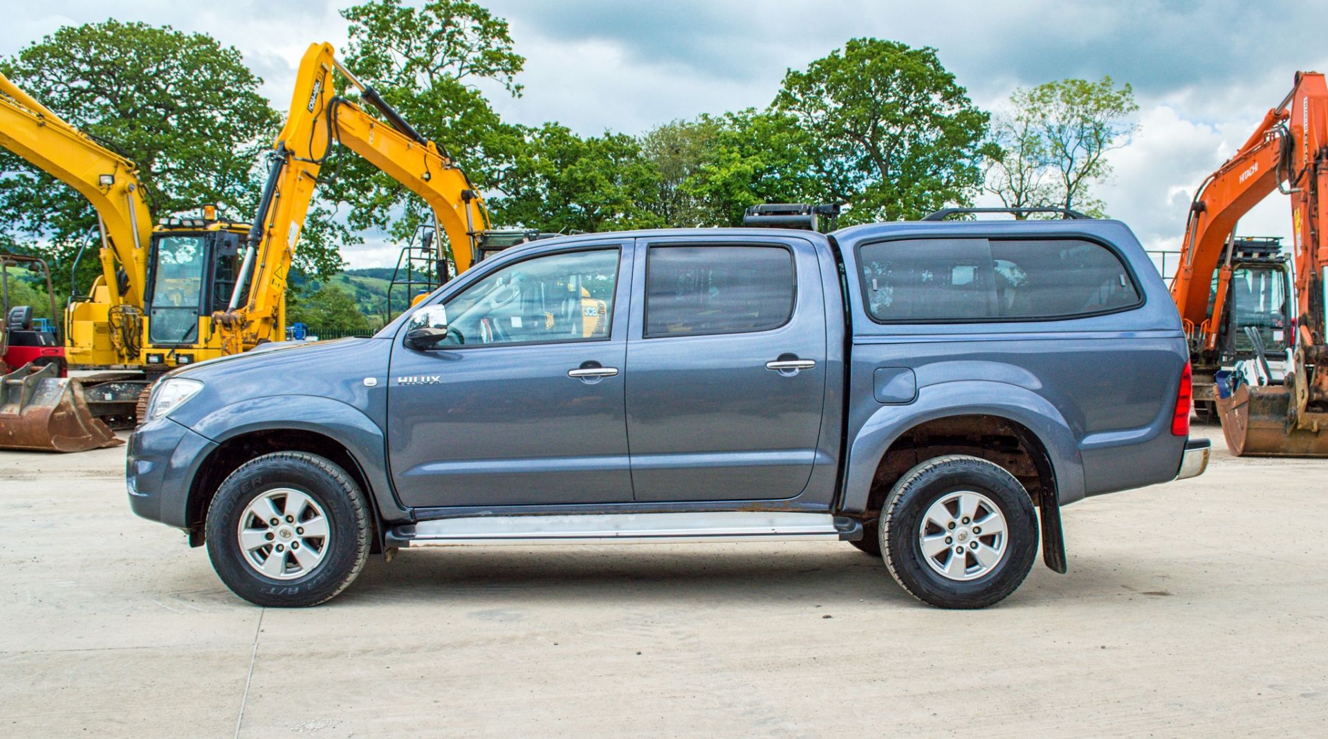 Toyota Hilux 2.5 D-4D 144 HL3 4wd manual double cab pick up Reg No: ST10 AOW Date of Registration: - Image 7 of 25