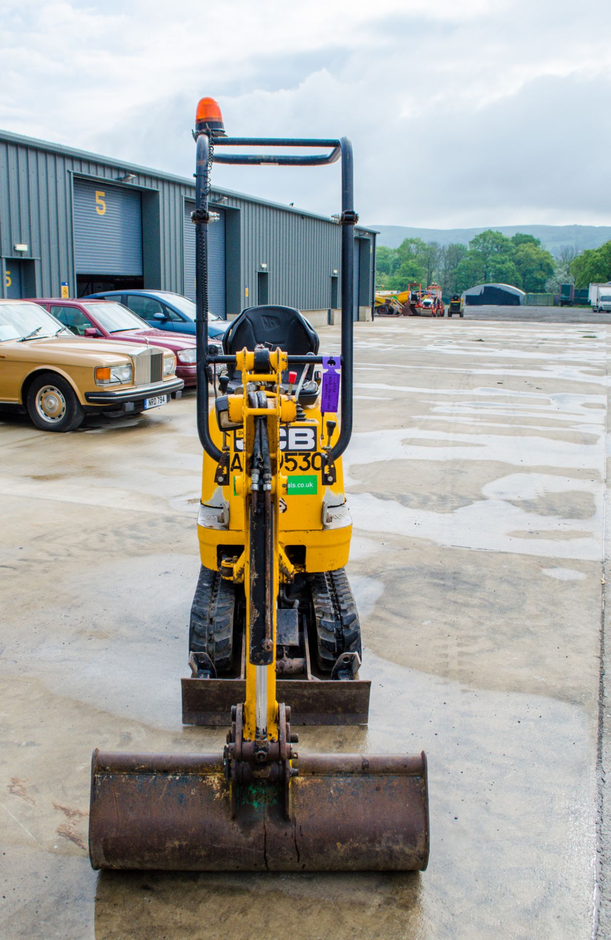 JCB 8008 CTS 0.8 tonne rubber tracked micro excavator Year: 2015 S/N: 2410905 Recorded Hours: 1769 - Image 5 of 21