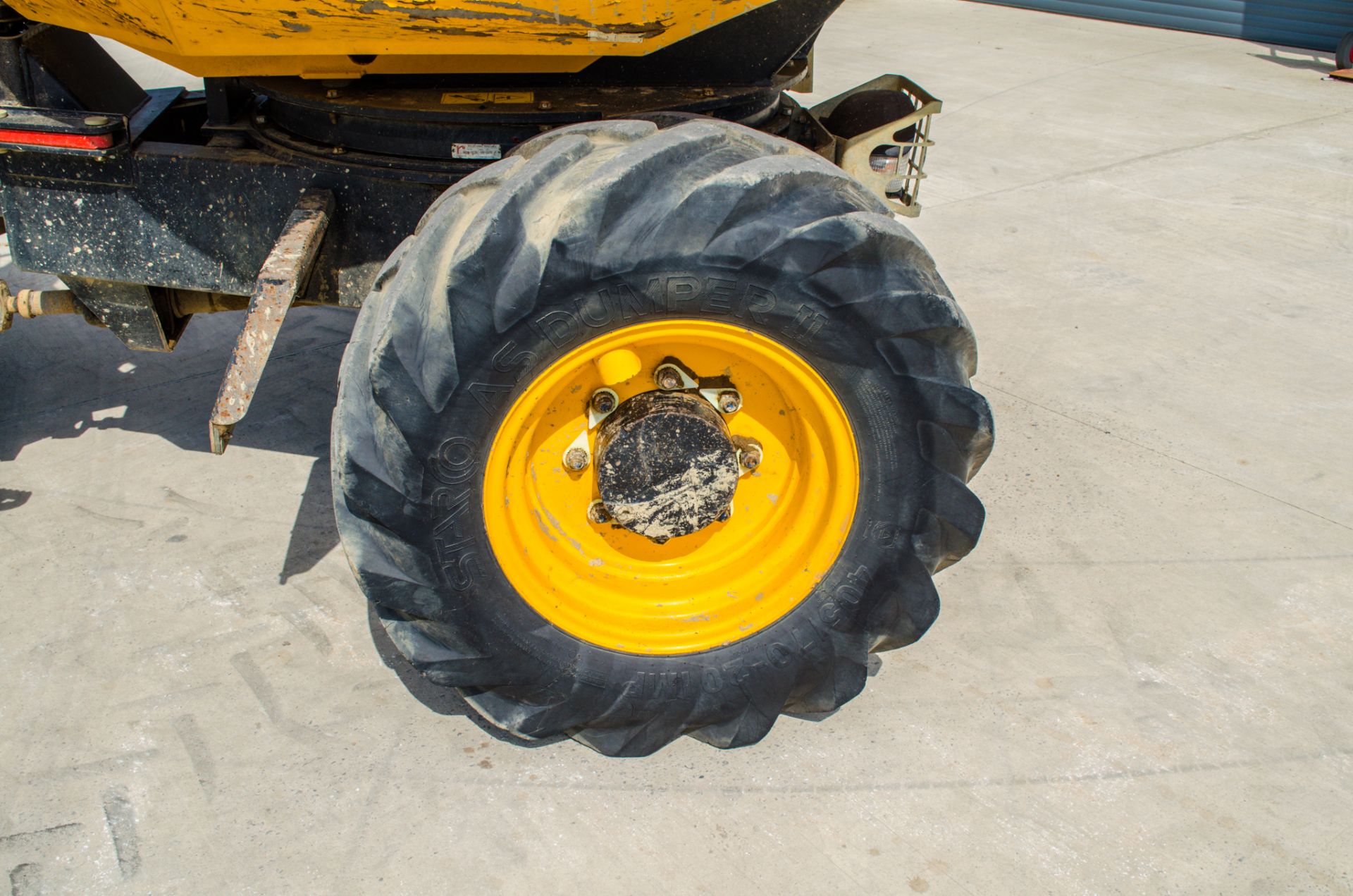 JCB 6 tonne swivel skip dumper Year: 2015 S/N: FFRL8476 Recorded Hours: 2258 c/w V5 A677194 - Image 10 of 20