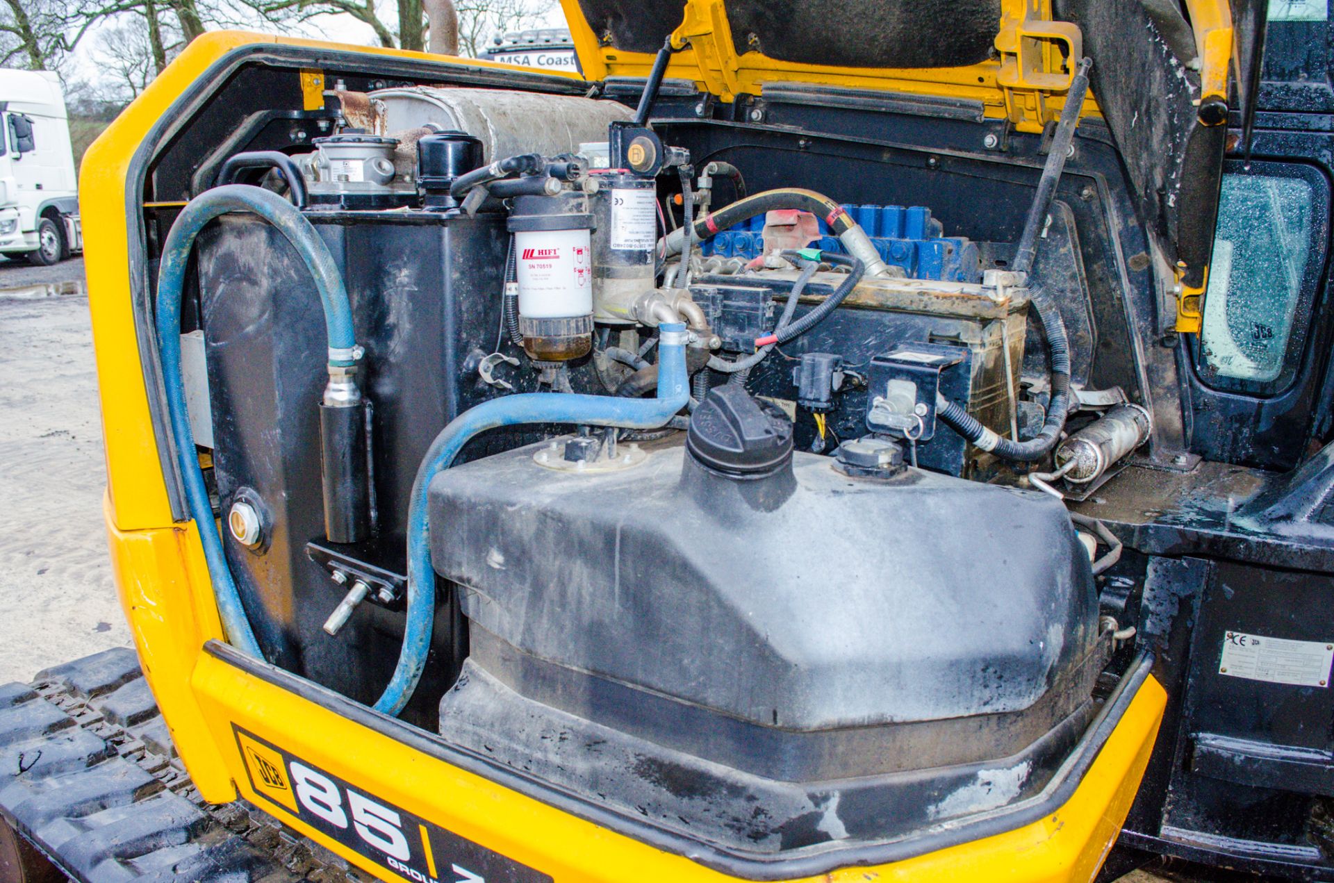 JCB 85Z 8.5 tonne rubber tracked midi excavator Year: 2017 S/N: 2500968 Recorded Hours: 4415  piped, - Image 15 of 20