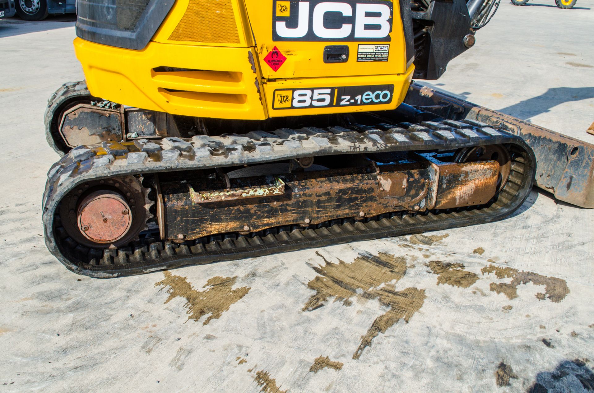 JCB 85Z-1 eco 8.5 tonne rubber tracked excavator Year: 2016 S/N: 2249455 Recorded Hours: 3224 piped, - Image 9 of 23