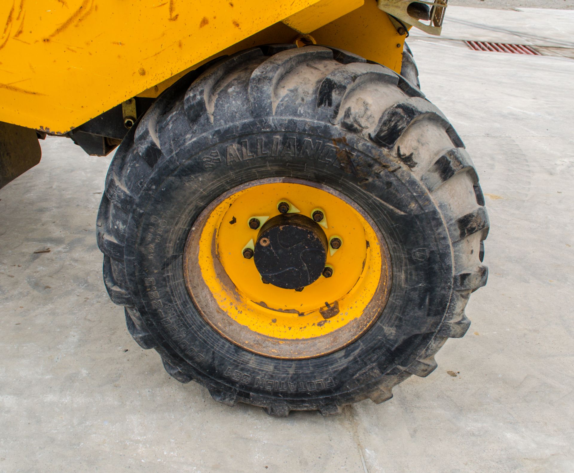 JCB 9 tonne straight skip dumper Year: 2015 S/N: RM7525 Recorded Hours: 2335 A667139 - Image 11 of 21